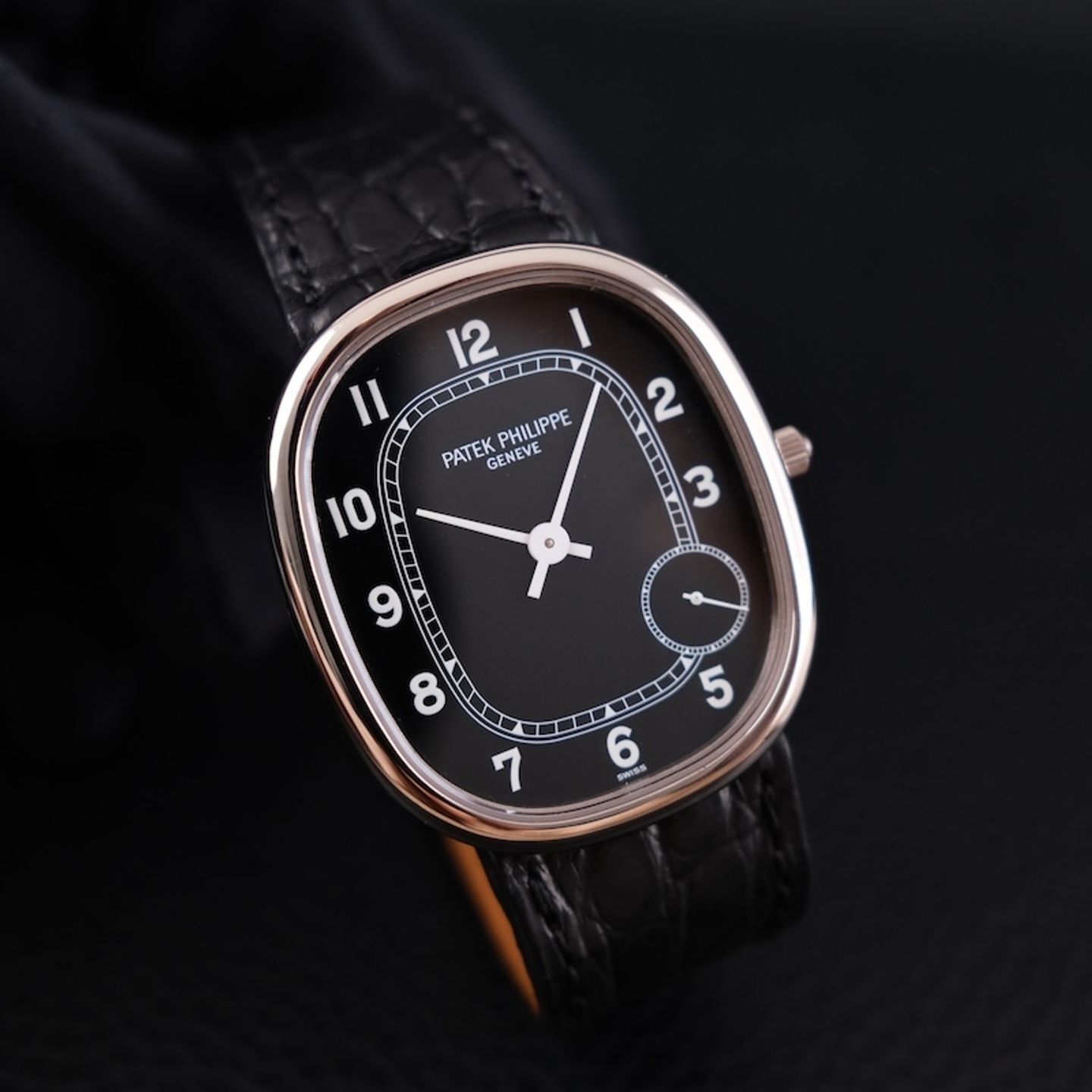 Patek Philippe Golden Ellipse 5738/1R-001 (Onbekend (willekeurig serienummer)) - Zwart wijzerplaat 35mm Roségoud (1/8)