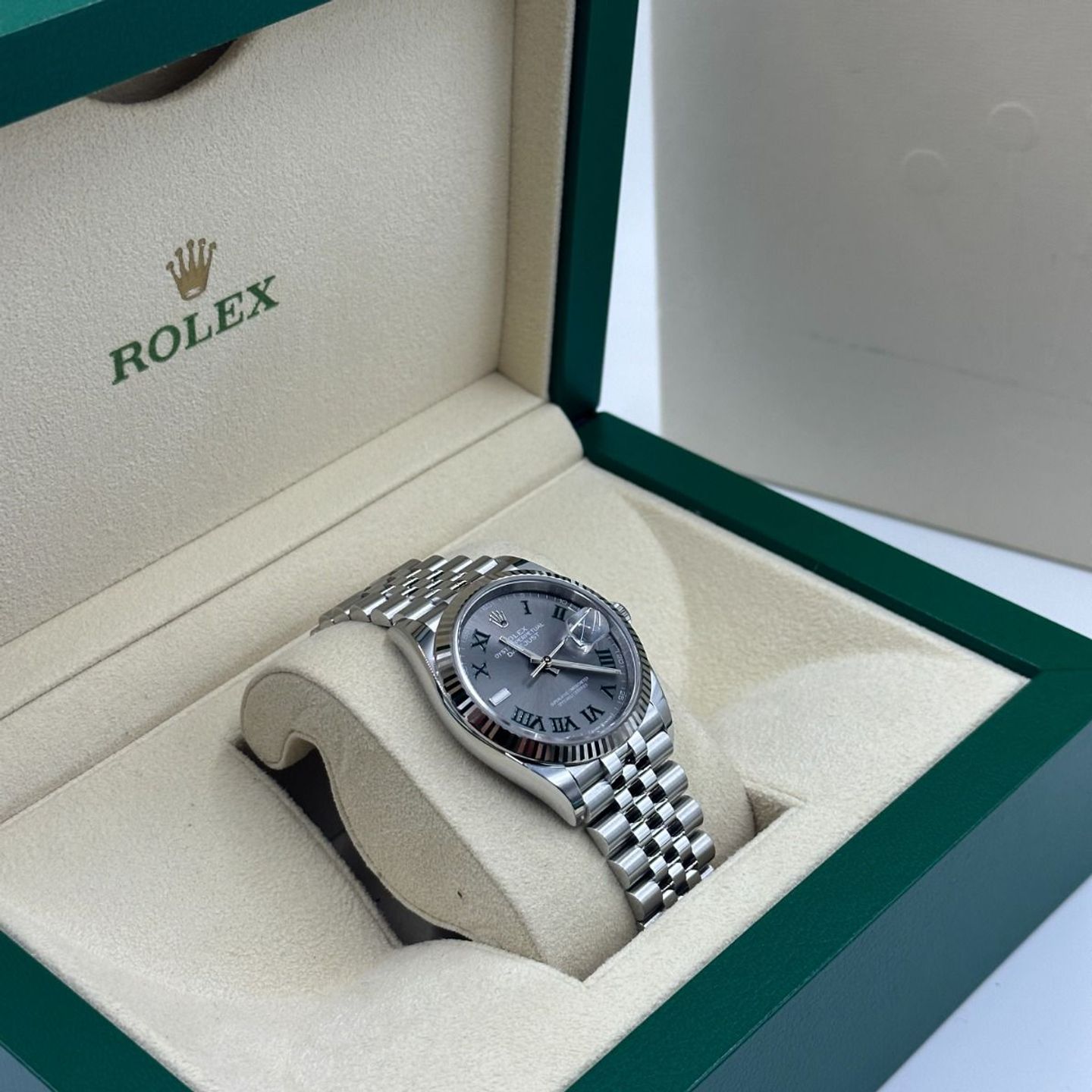 Rolex Datejust 36 126234 (2024) - Grey dial 36 mm Steel case (3/8)