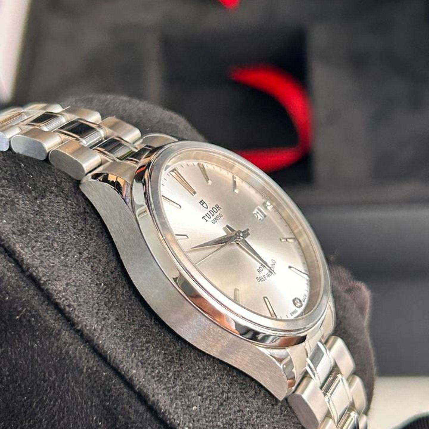 Tudor Style 12500 - (6/10)
