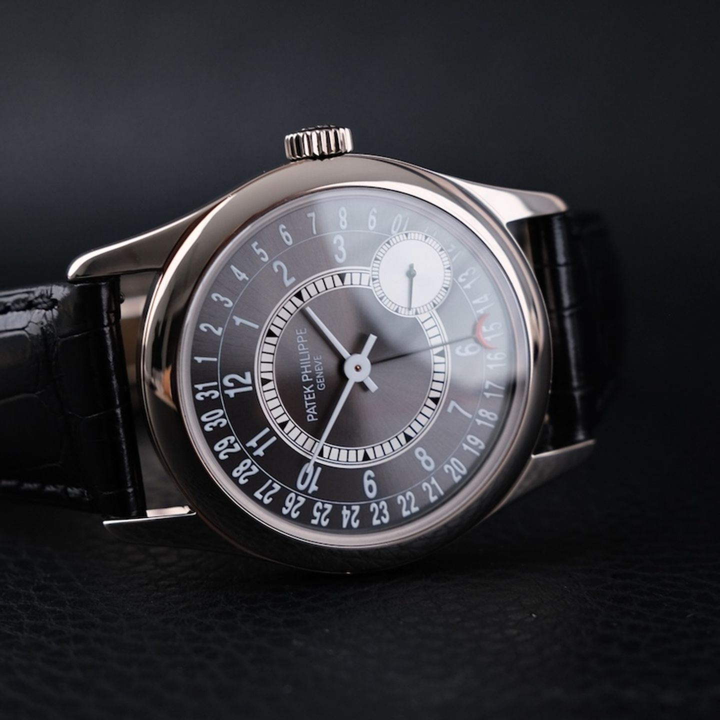 Patek Philippe Calatrava 6000G (2011) - Black dial 38 mm White Gold case (5/8)