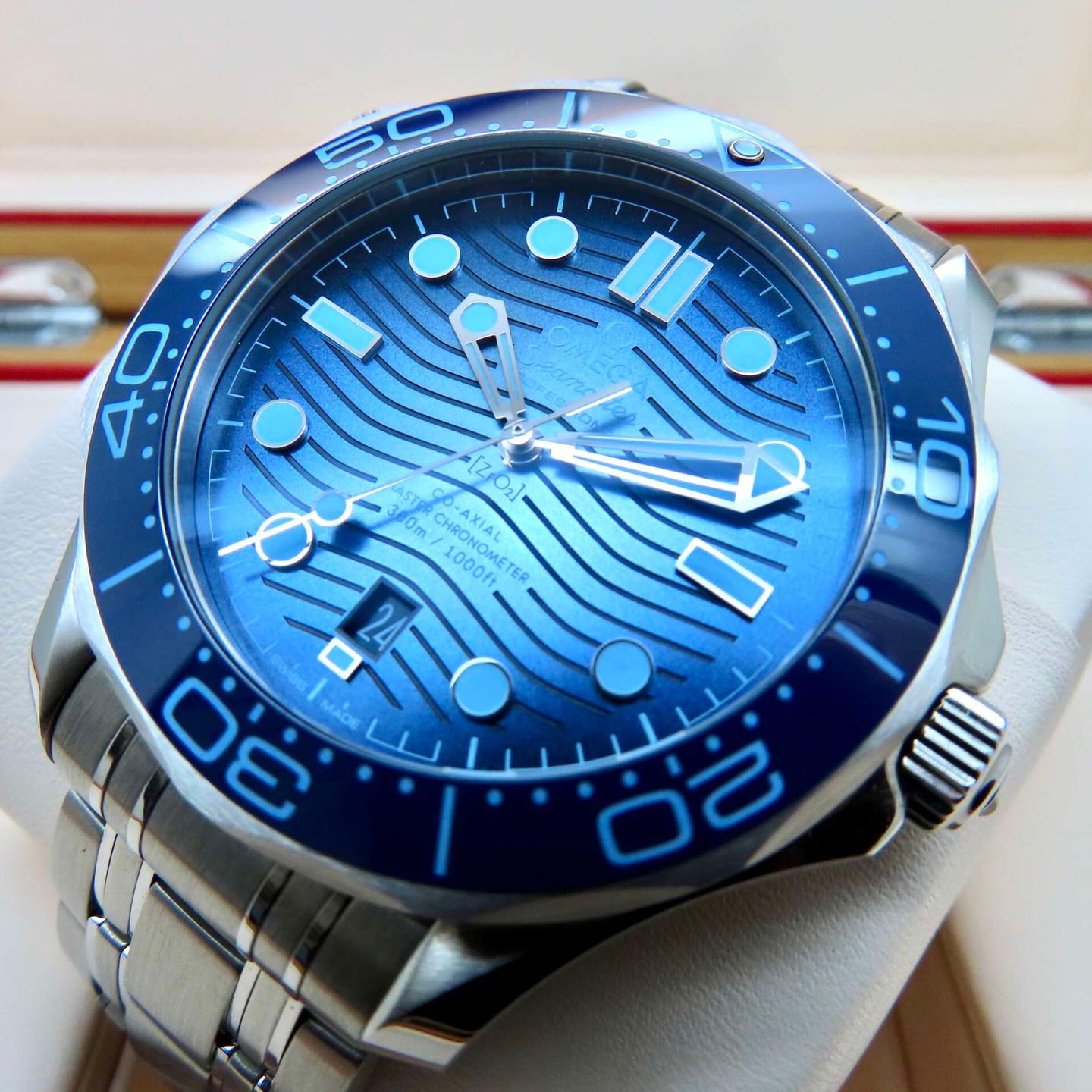 Omega Seamaster Diver 300 M 210.30.42.20.03.003 (2024) - Blauw wijzerplaat 42mm Staal (4/8)