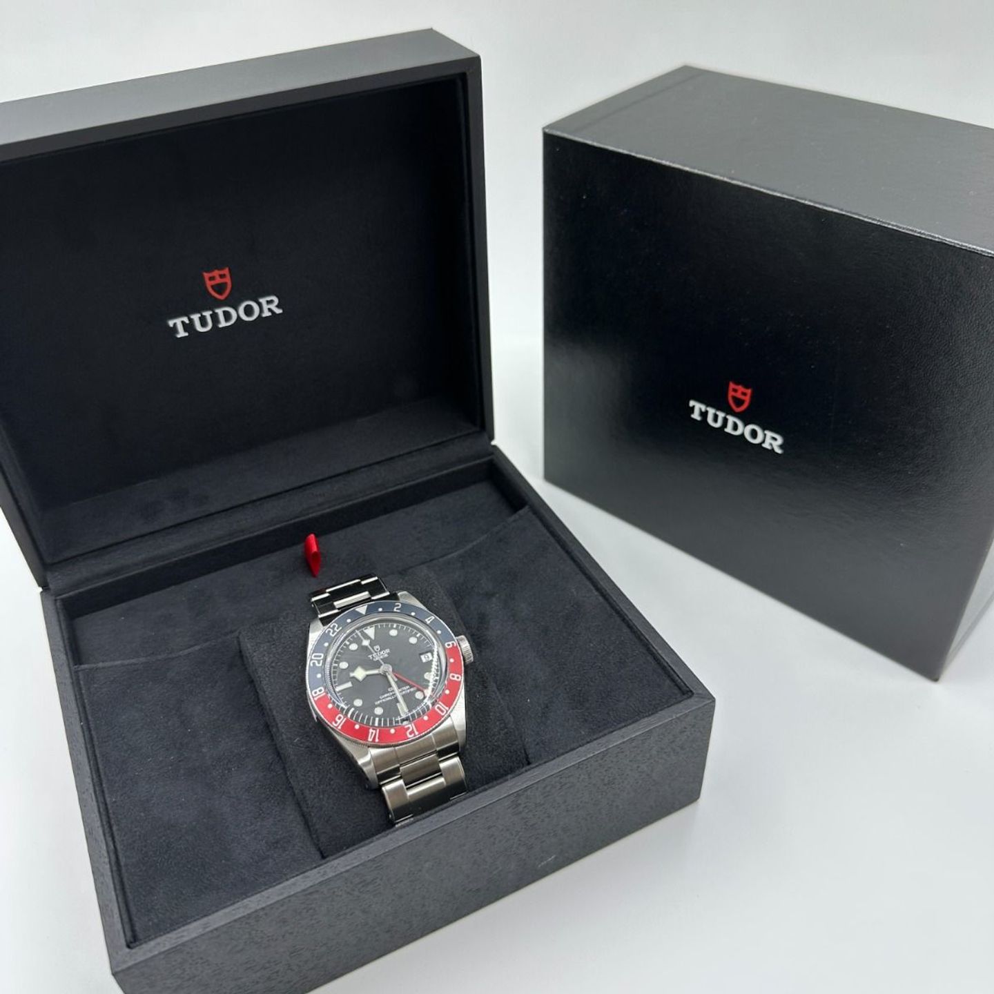 Tudor Black Bay GMT 79830RB-0001 (2023) - Black dial 41 mm Steel case (3/8)