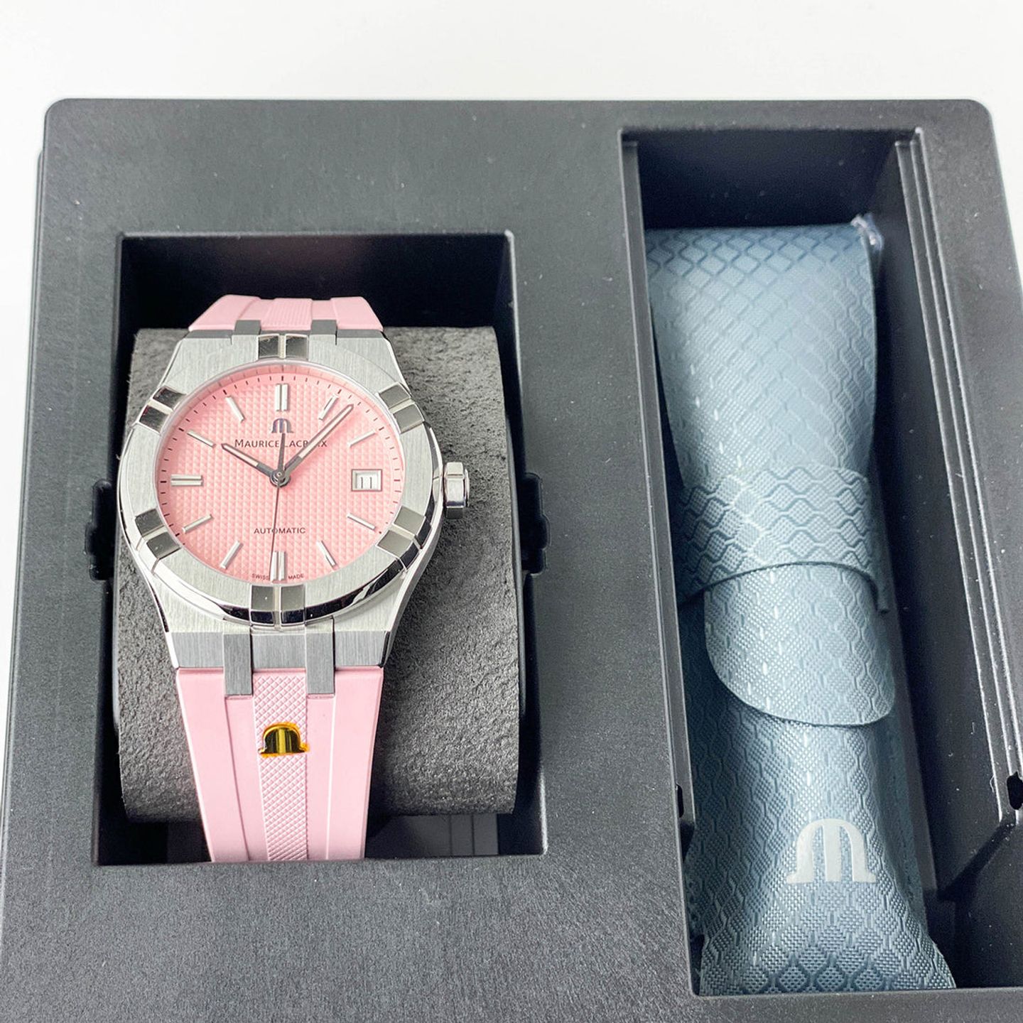 Maurice Lacroix Aikon AI6007-SS00F-530-E (2023) - Roze wijzerplaat 39mm Staal (2/5)