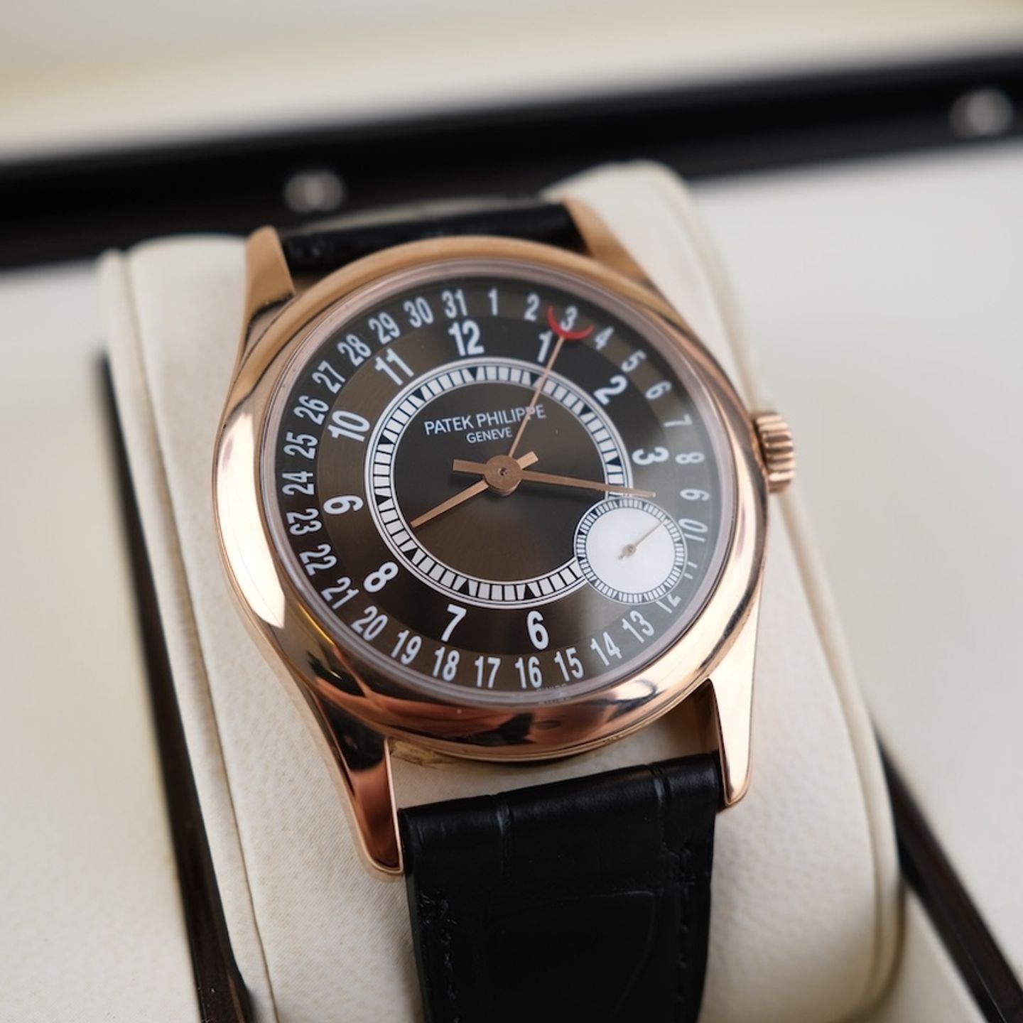 Patek Philippe Calatrava 6000R-001 (2014) - Brown dial 37 mm Rose Gold case (2/8)