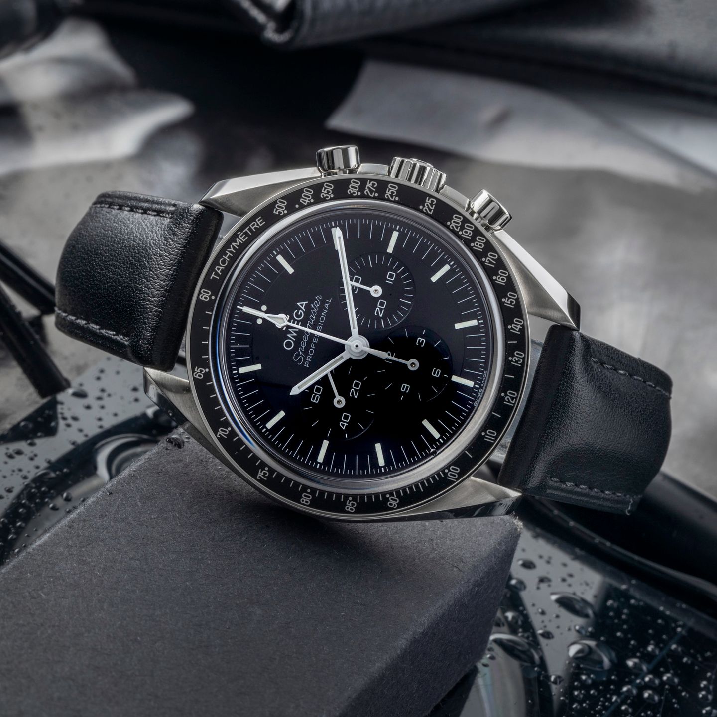 Omega Speedmaster Professional Moonwatch 310.32.42.50.01.002 (Unknown (random serial)) - Black dial 42 mm Steel case (2/8)