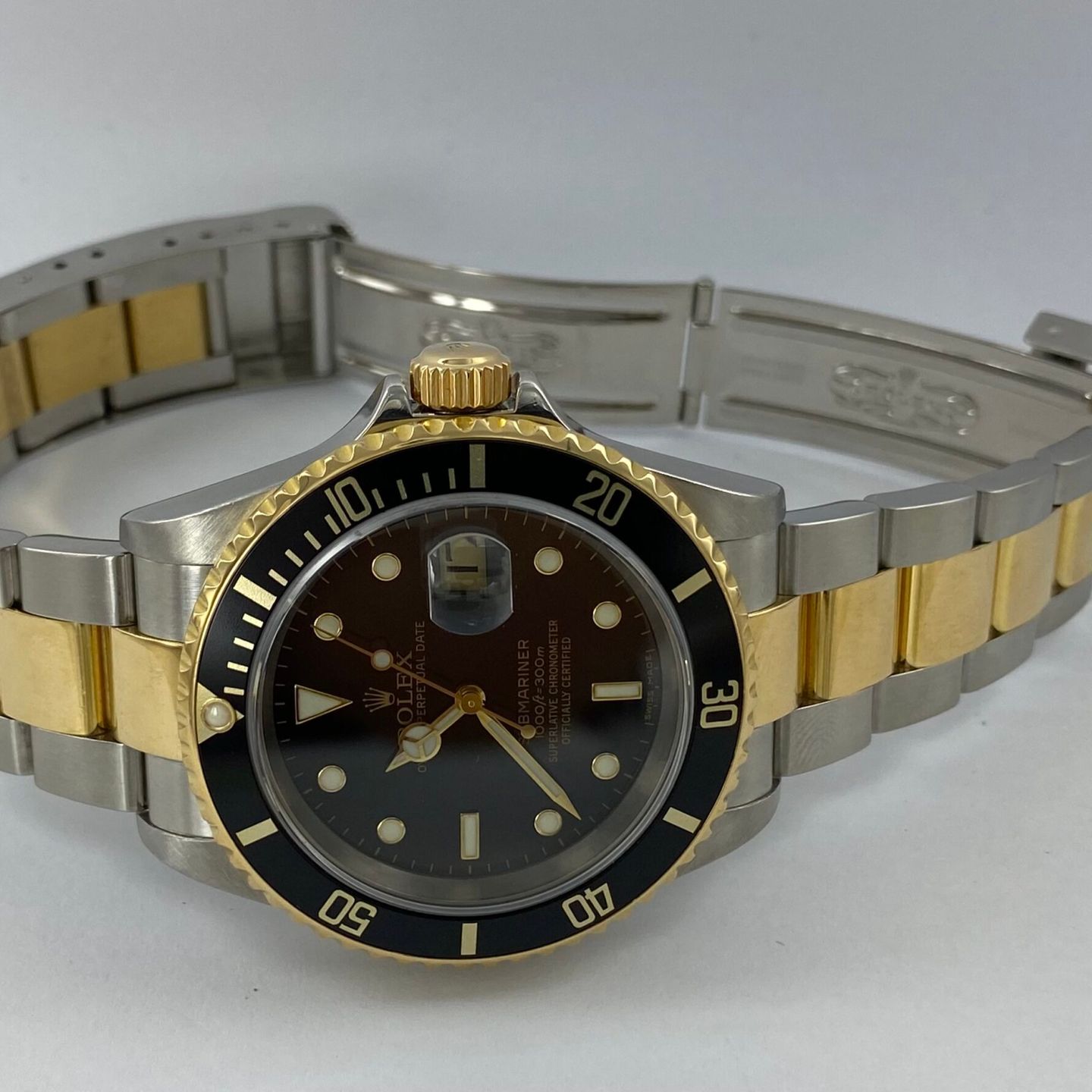 Rolex Submariner Date - (Unknown (random serial)) - Black dial 40 mm Gold/Steel case (2/8)