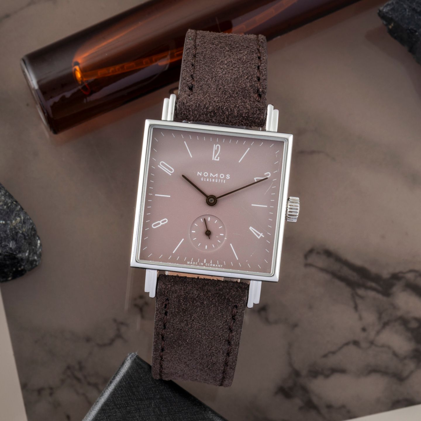 NOMOS Tetra 481 - (1/8)