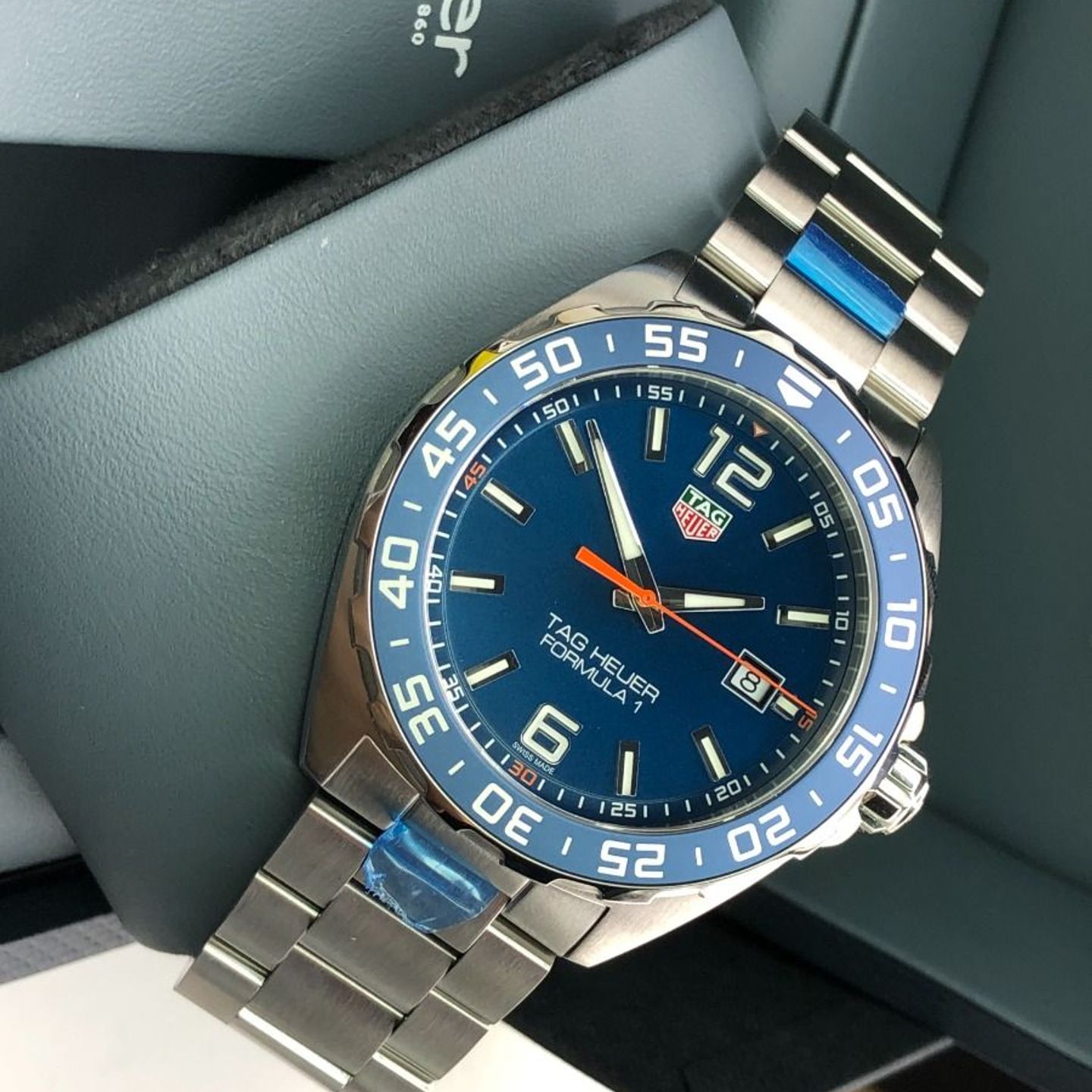 TAG Heuer Formula 1 Quartz WAZ1010.BA0842 (2023) - Blue dial 43 mm Steel case (5/7)