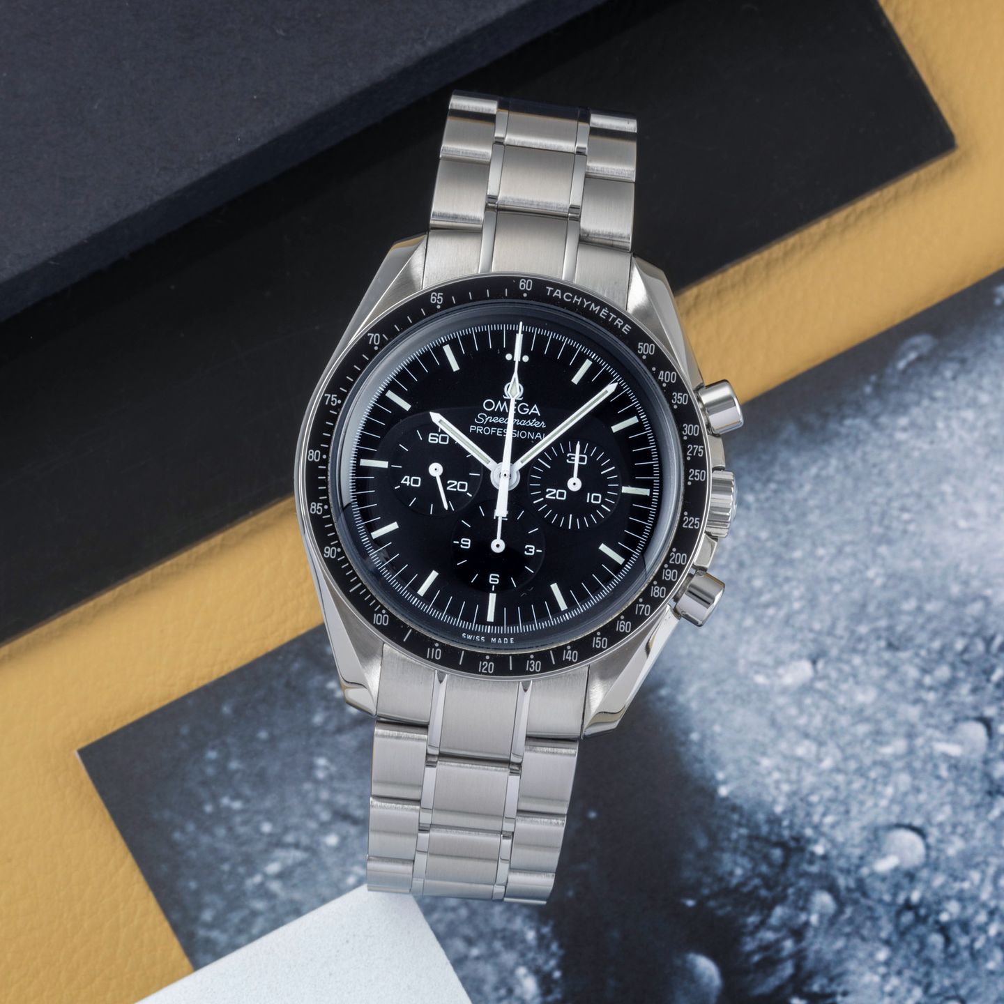 Omega Speedmaster Professional Moonwatch 311.30.42.30.01.005 (Unknown (random serial)) - Black dial 42 mm Steel case (1/8)