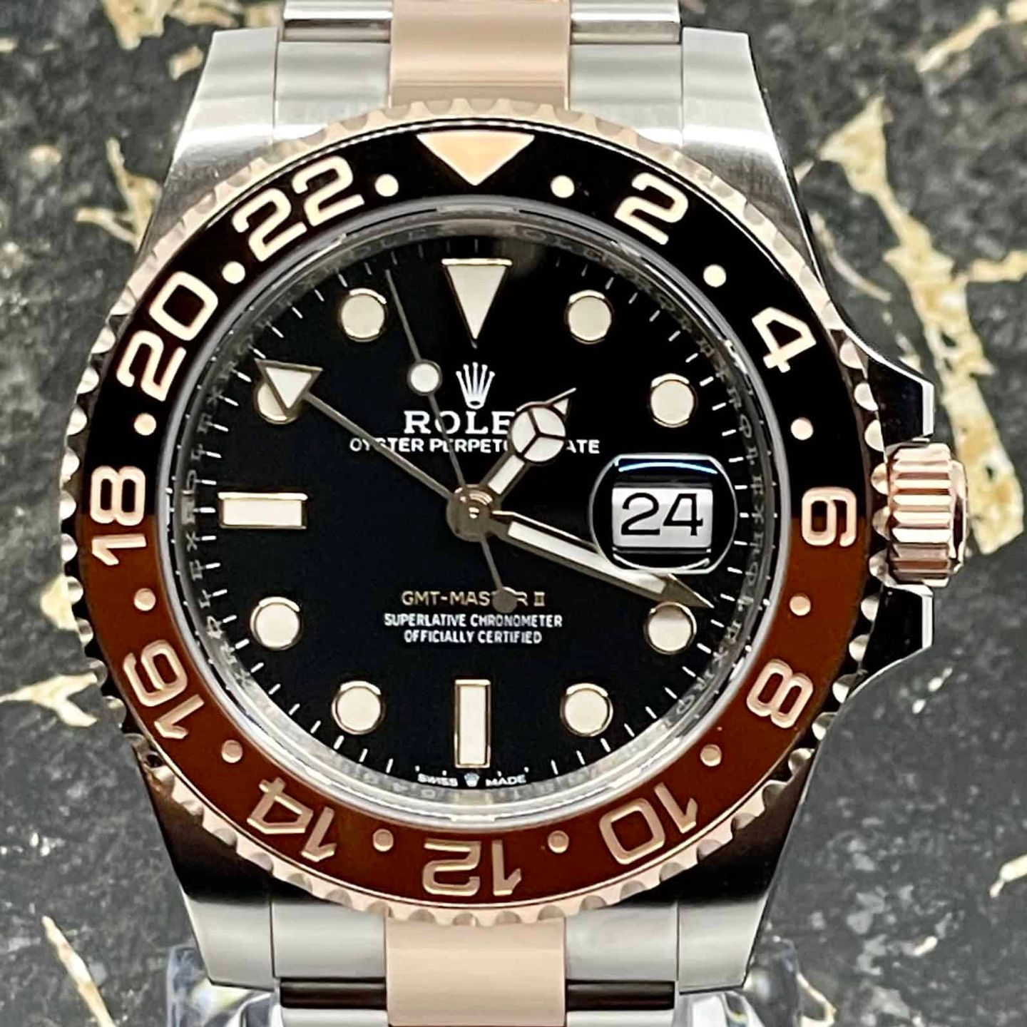 Rolex GMT-Master II 126711CHNR (2026) - Black dial 40 mm Gold/Steel case (2/8)