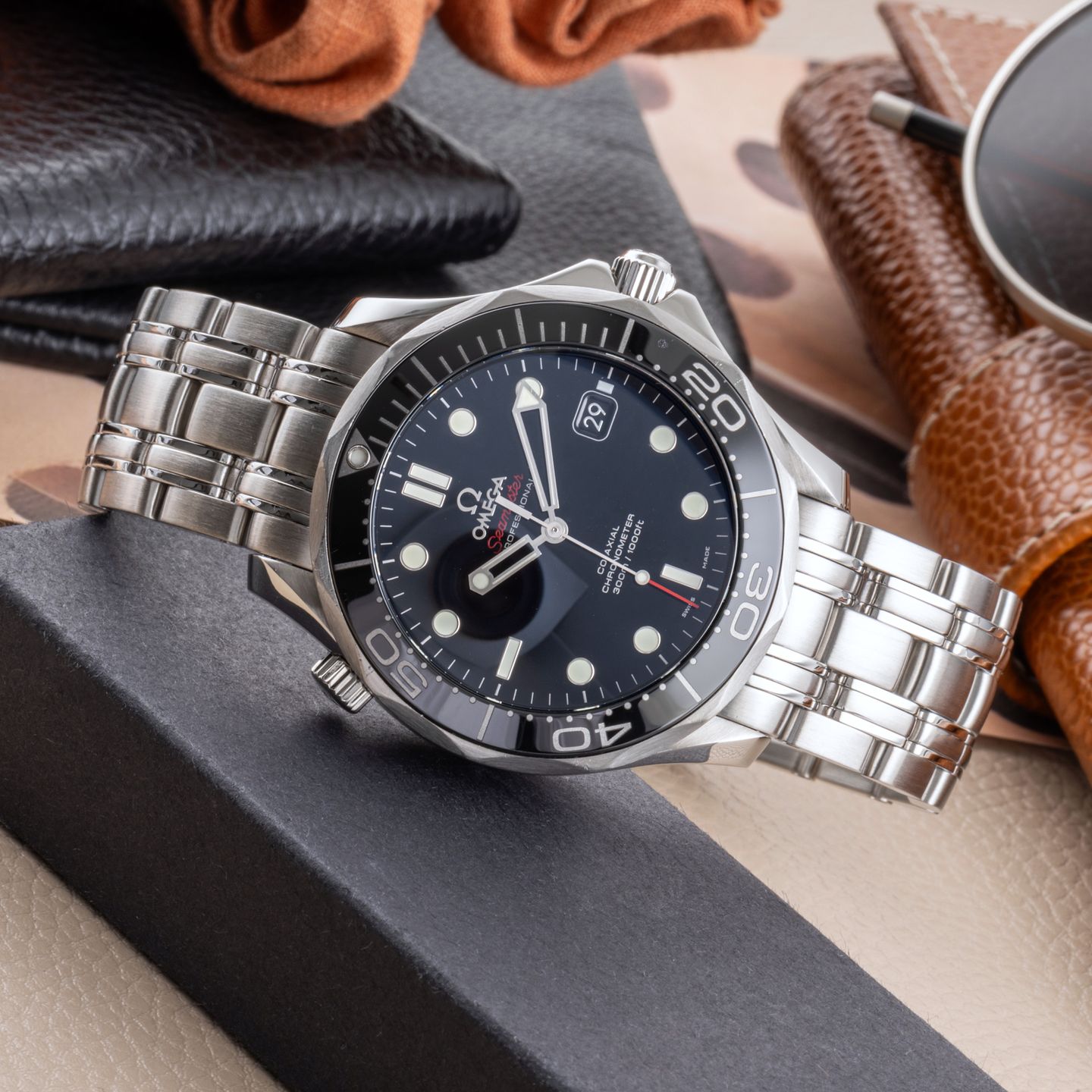 Omega Seamaster Diver 300 M 212.30.41.20.01.003 (2008) - Black dial 41 mm Steel case (2/8)