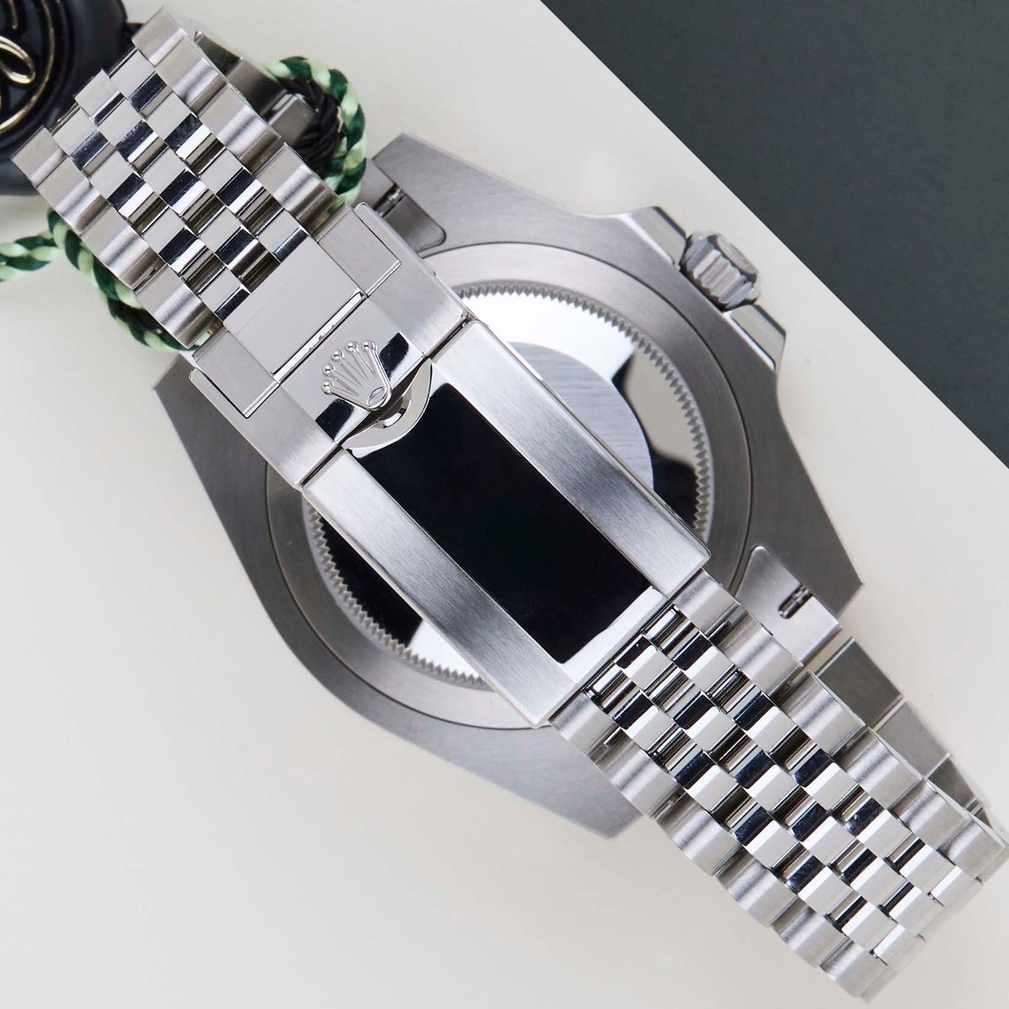 Rolex GMT-Master II 126710GRNR (2025) - Black dial 40 mm Steel case (6/8)