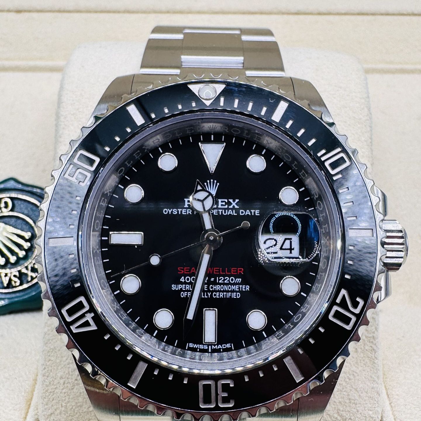 Rolex Sea-Dweller 126600 (2017) - Black dial 43 mm Steel case (3/6)