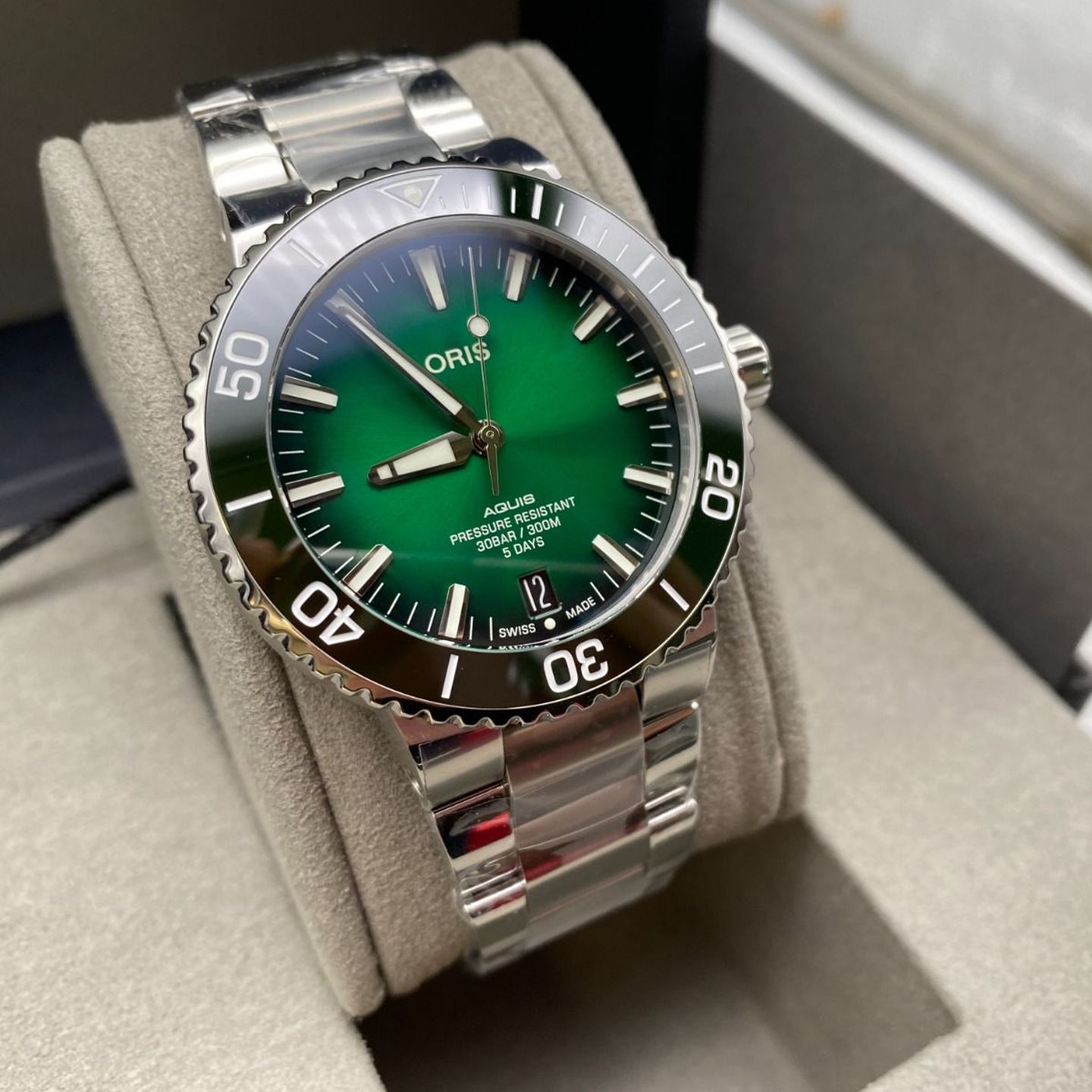 Oris Aquis Date 01 400 7763 4157-07 8 24 09PEB (2023) - Groen wijzerplaat 43mm Staal (4/8)