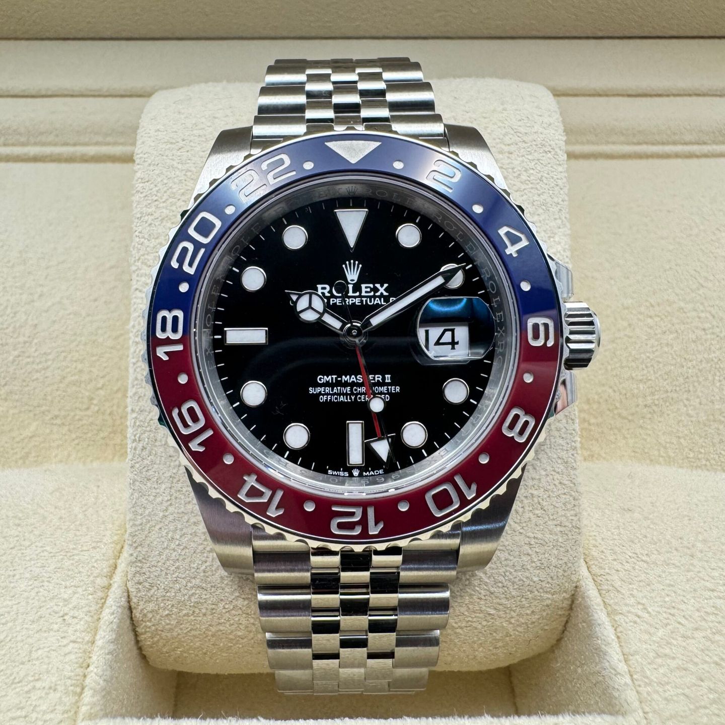 Rolex GMT-Master II 126710BLNR (2024) - Black dial 40 mm Steel case (2/8)