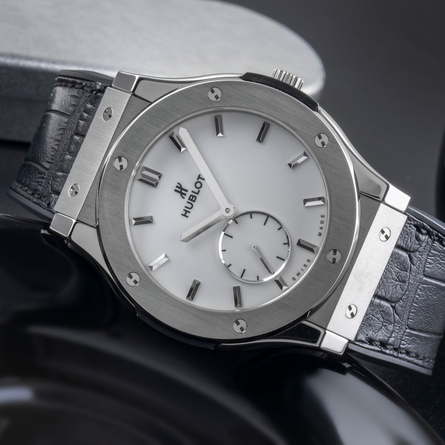 Hublot Classic Fusion Ultra-Thin 515.NX.2210.LR (2023) - White dial 45 mm Titanium case (2/8)