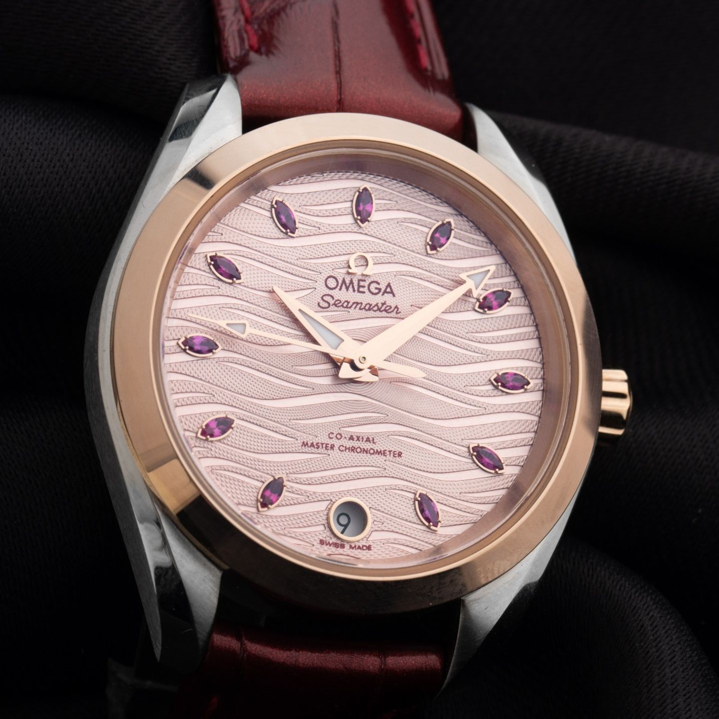 Omega Seamaster Aqua Terra 220.23.34.20.60.001 (2025) - Pink dial 34 mm Steel case (3/7)