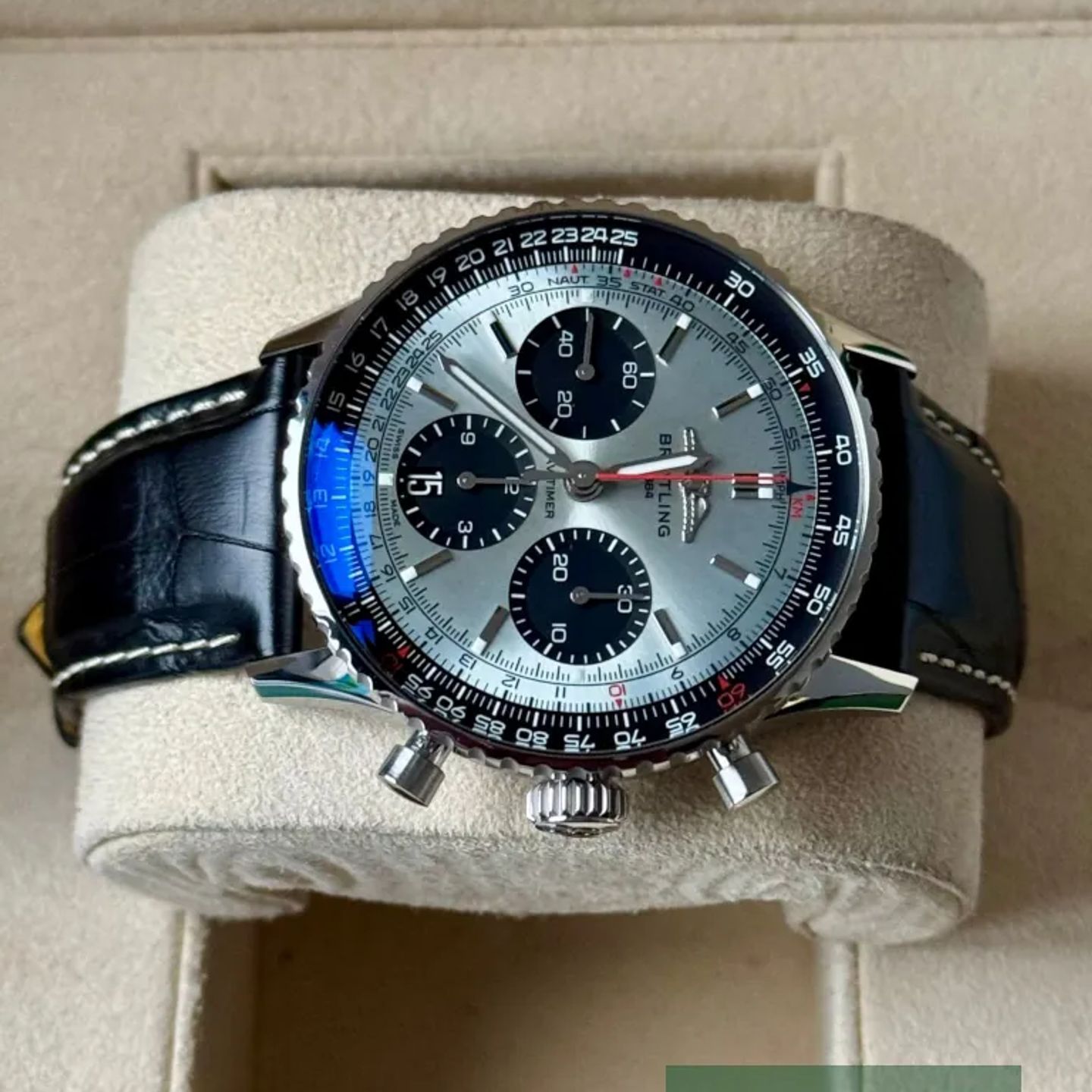 Breitling Navitimer 1 B01 Chronograph AB0139241C2P1 - (4/7)