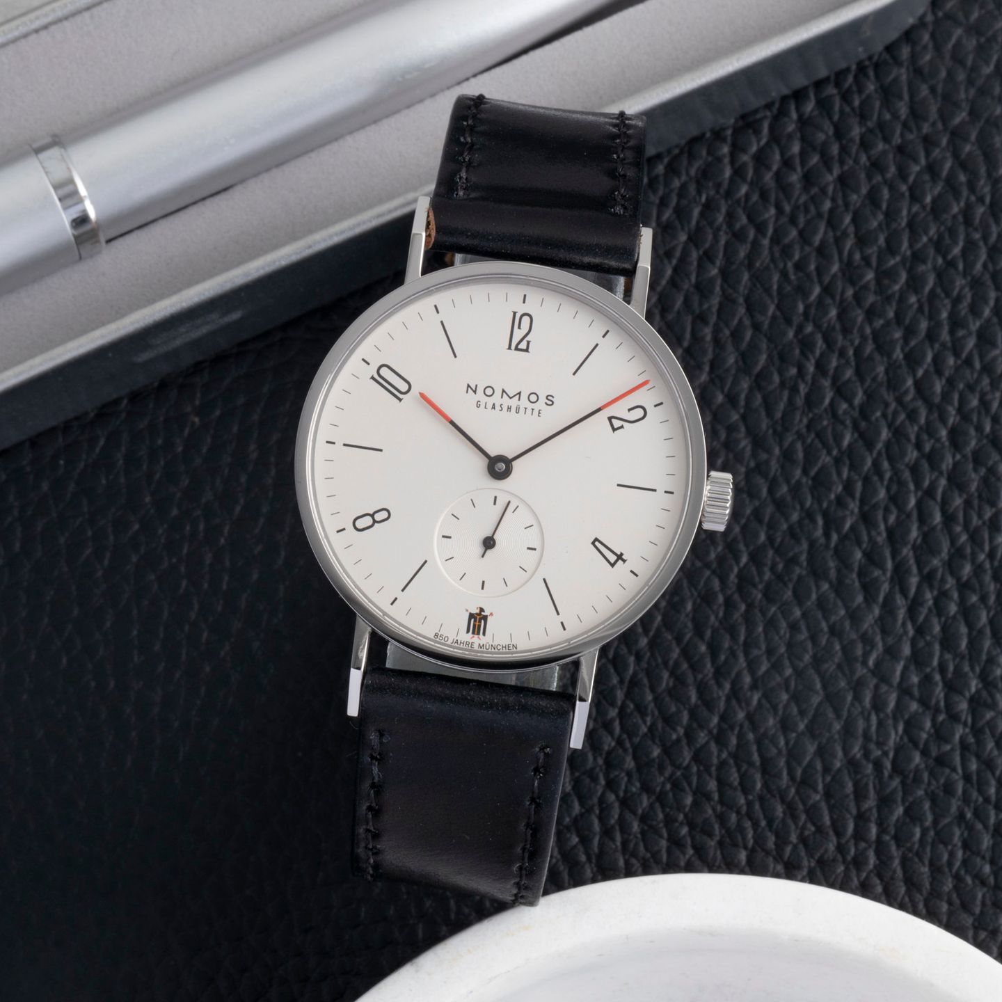 Unknown Unknown NOMOS Tangente Münchner Kindl - 850 Jahre München (Unknown (random serial)) - (1/8)