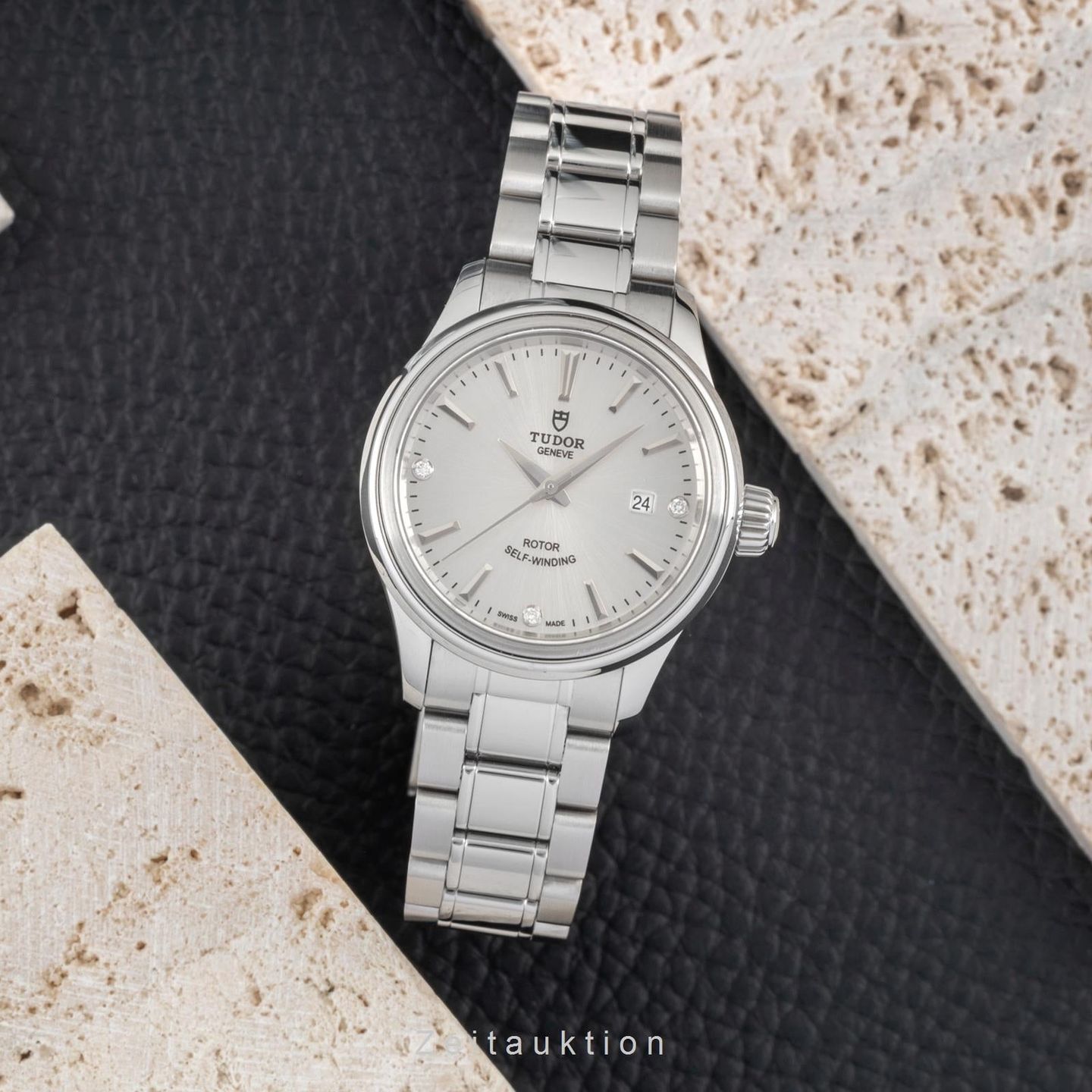 Tudor Style 12100 (Unknown (random serial)) - Silver dial 28 mm Steel case (3/8)