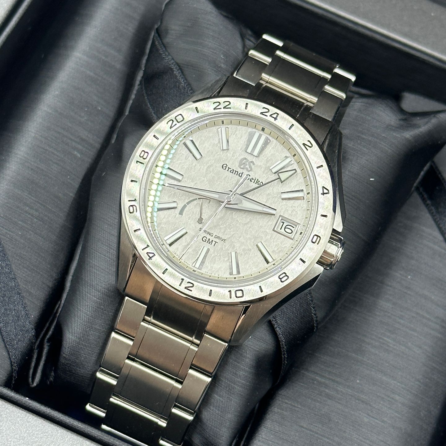 Grand Seiko Evolution 9 Collection SBGE285G (2023) - Wit wijzerplaat Onbekend Staal (3/8)