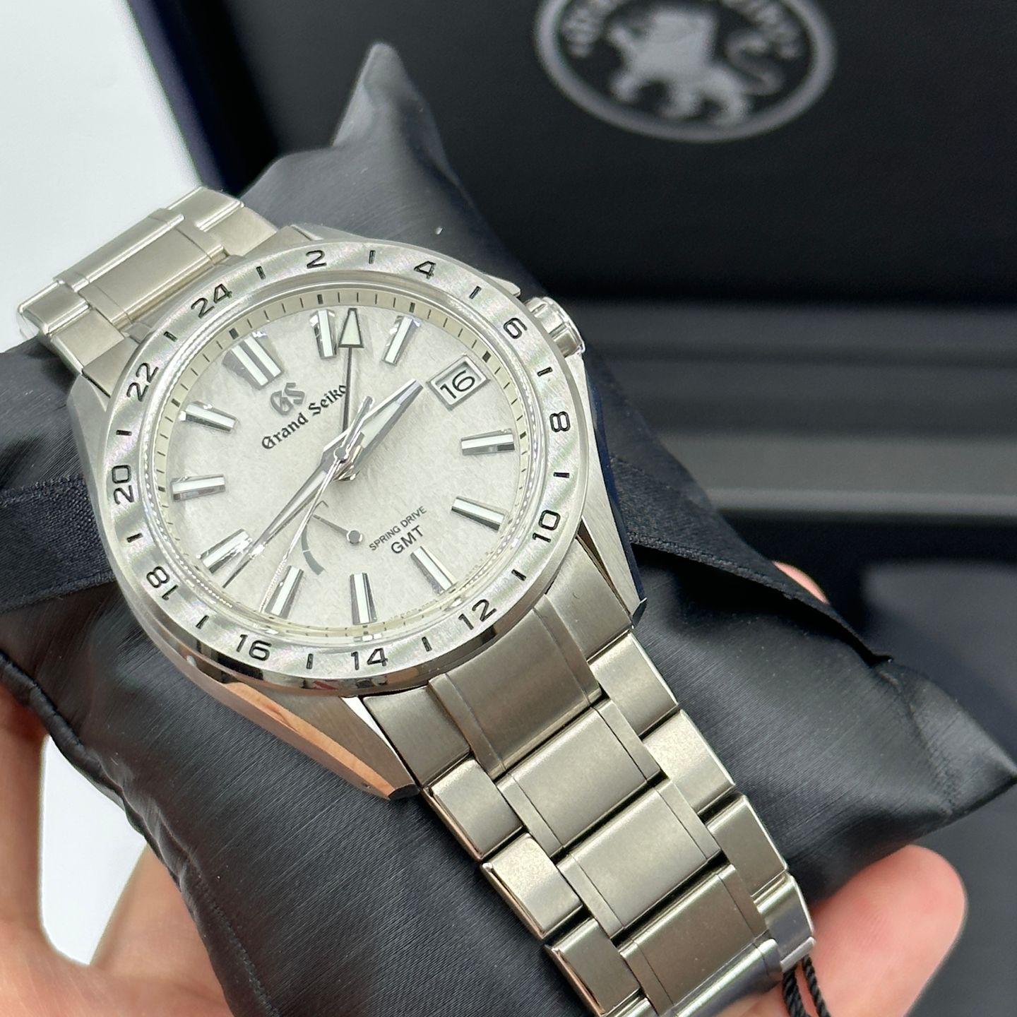 Grand Seiko Evolution 9 Collection SBGE285G (2023) - Wit wijzerplaat Onbekend Staal (5/8)