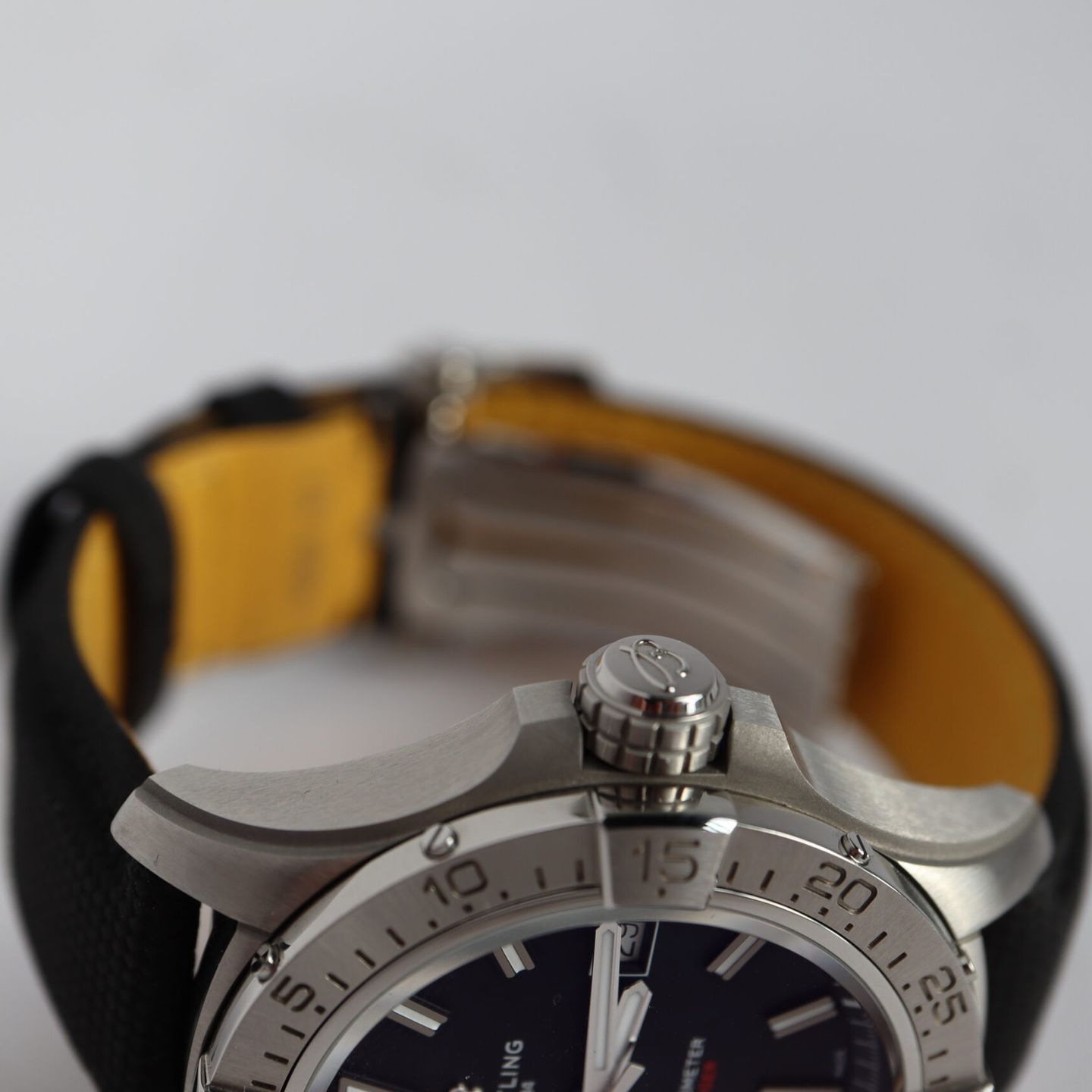 Breitling Avenger A17328101B1X1 (2024) - Zwart wijzerplaat 42mm Staal (7/8)