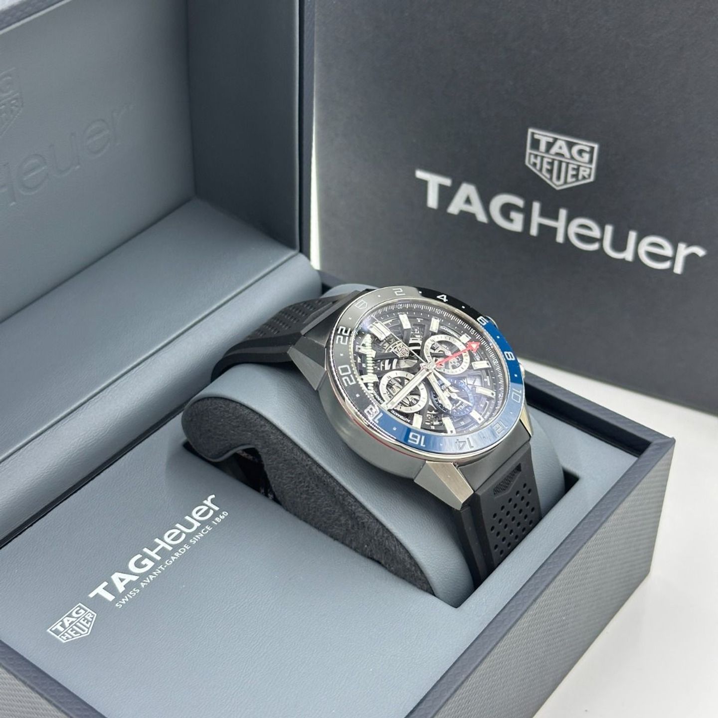 TAG Heuer Carrera CBG2A1Z.FT6157 (2024) - Zwart wijzerplaat 45mm Staal (3/8)