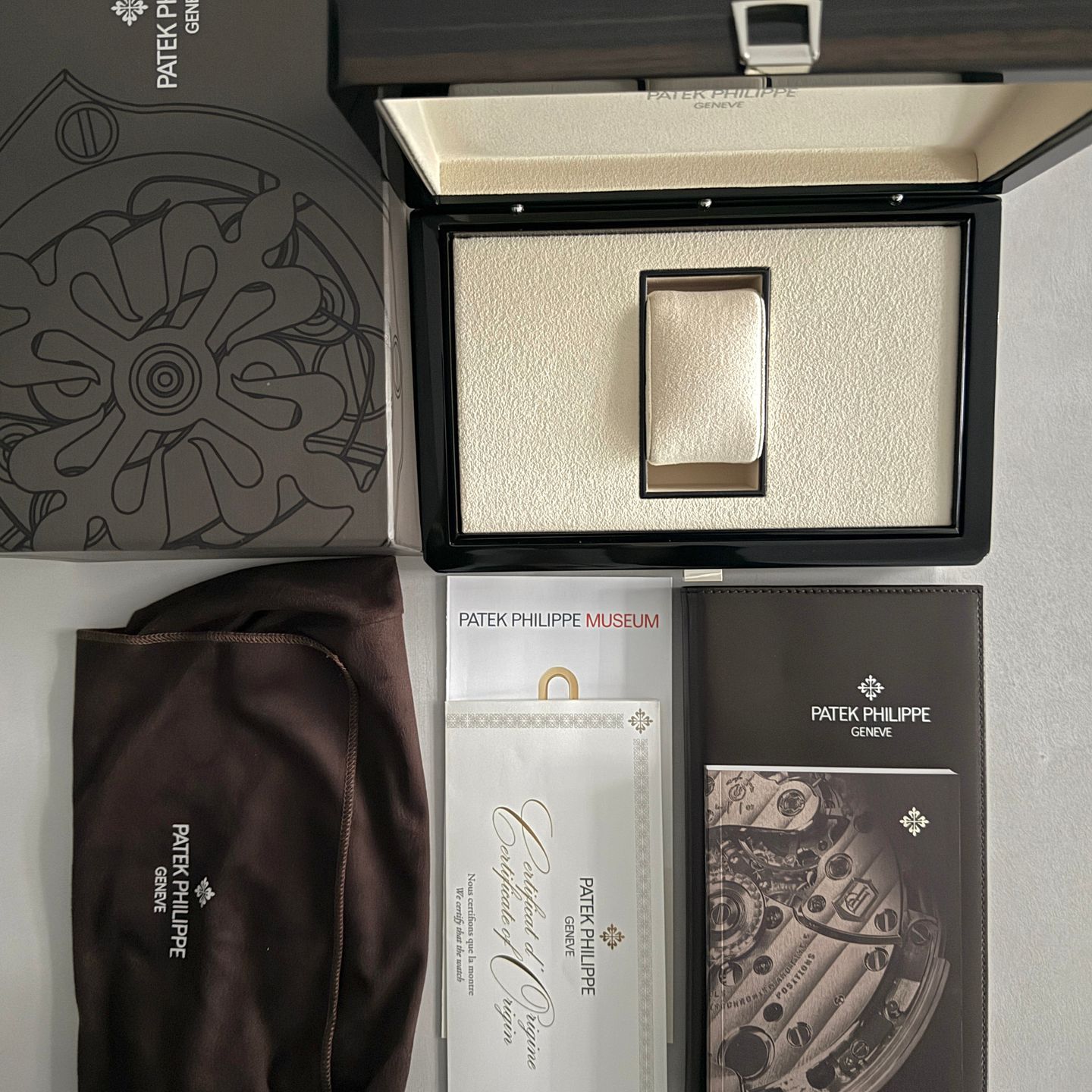 Patek Philippe Aquanaut 5167R (2023) - Brown dial 40 mm Rose Gold case (3/14)