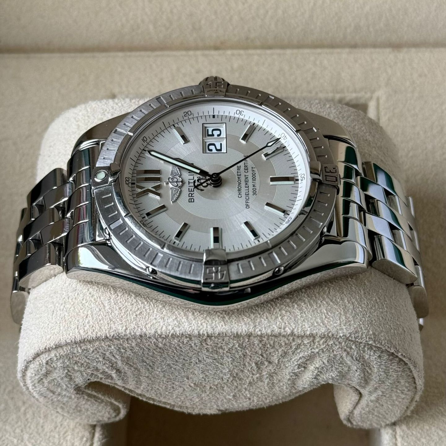 Breitling Cockpit A49350 (2006) - White dial 39 mm Steel case (5/7)