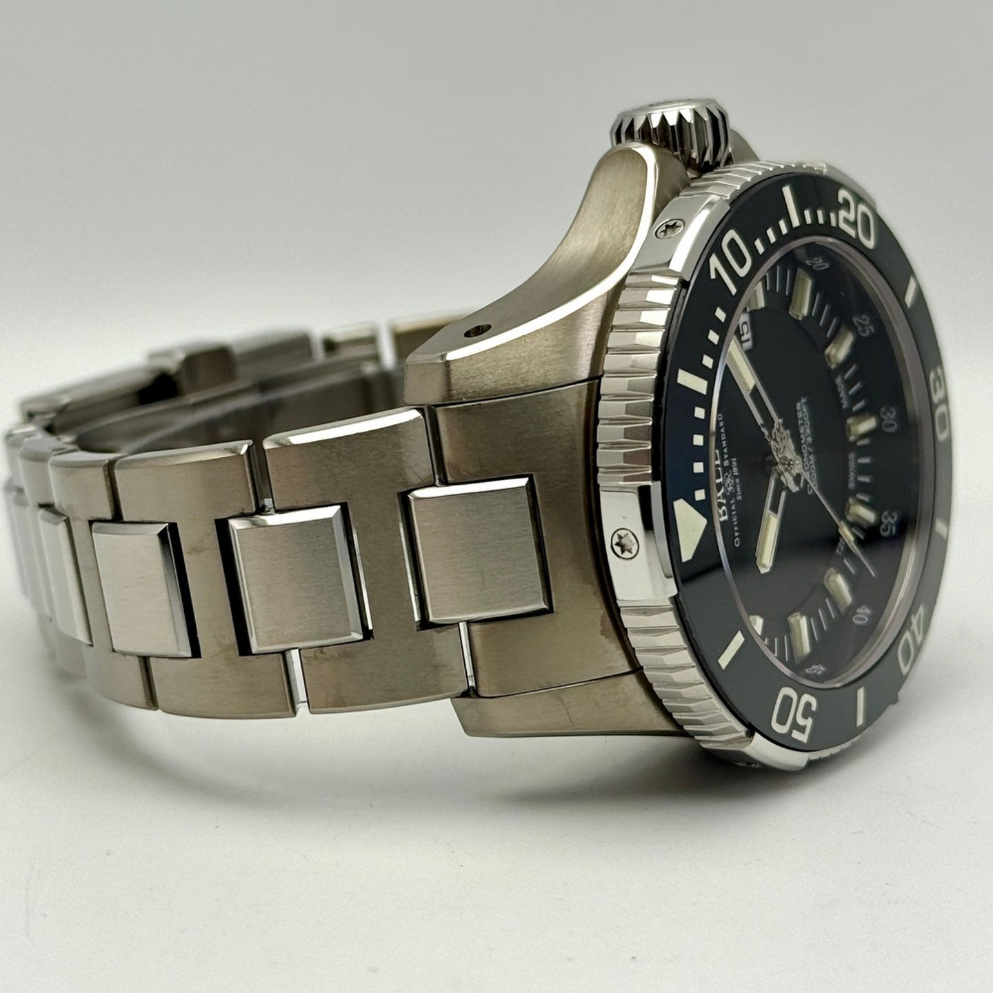 Ball Engineer Hydrocarbon Deepquest DM3002A-S3CJ-BK (2022) - Black dial 42 mm Titanium case (4/8)