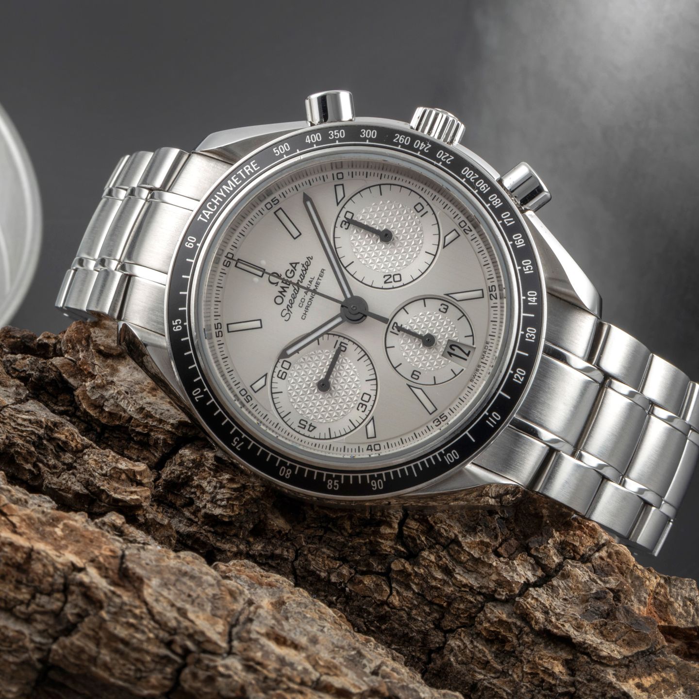 Omega Speedmaster Racing 326.30.40.50.02.001 - (2/8)