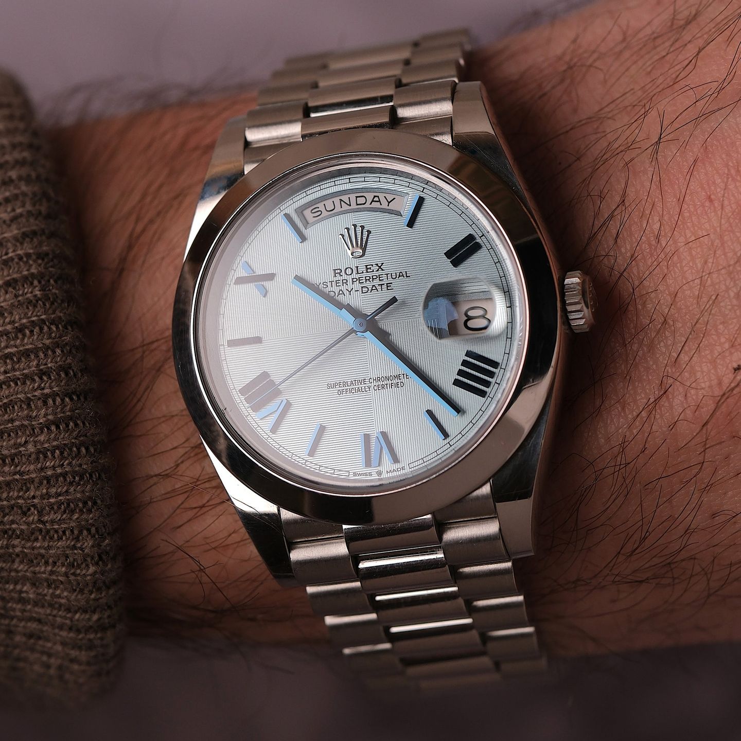 Rolex Day-Date 40 228206 (Unknown (random serial)) - Blue dial 40 mm Platinum case (3/8)