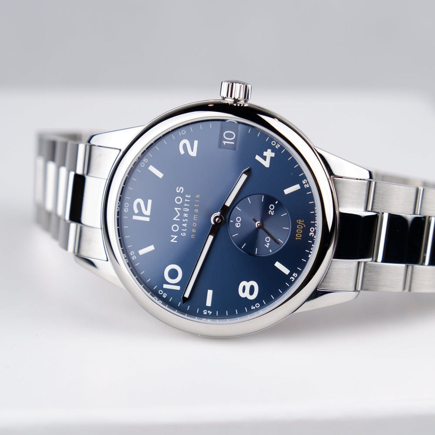 NOMOS Club Neomatik 782 (2026) - Blauw wijzerplaat 42mm Staal (1/2)