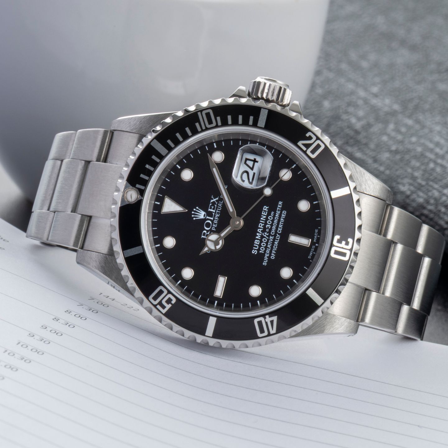 Rolex Submariner Date 16610T (Unknown (random serial)) - Black dial 40 mm Steel case (2/8)