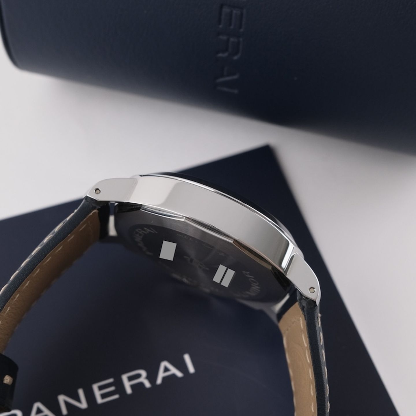 Panerai Luminor PAM01085 (2025) - Blue dial 44 mm Steel case (6/8)