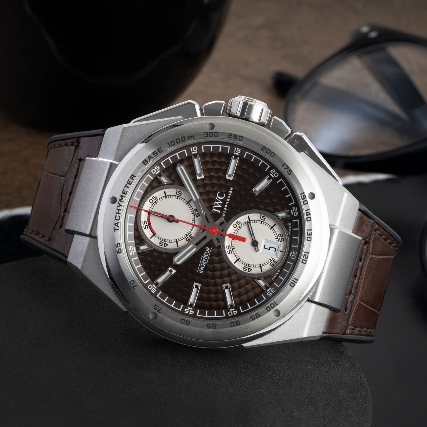 IWC Ingenieur Chronograph IW378511 (Onbekend (willekeurig serienummer)) - Bruin wijzerplaat 45mm Staal (2/8)