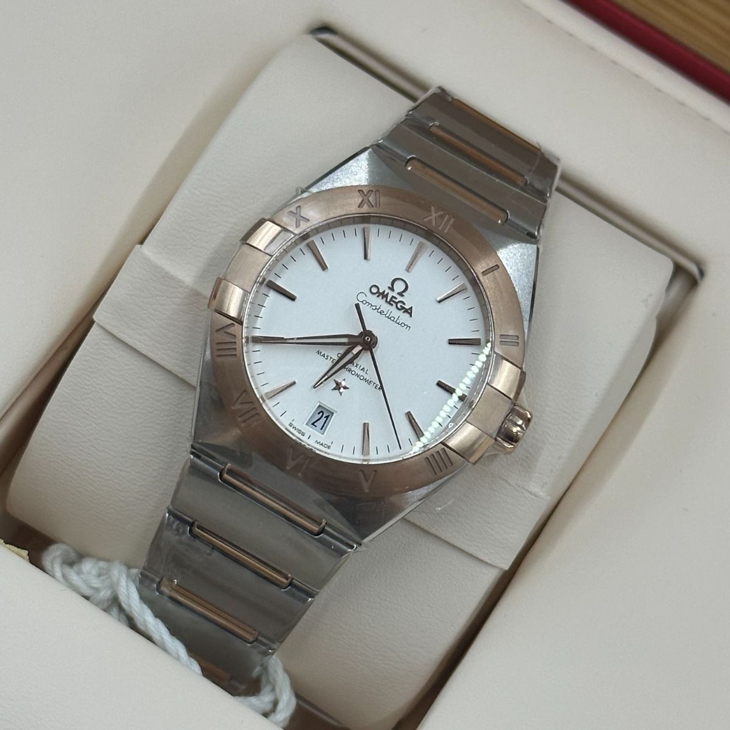 Omega Constellation 131.20.36.20.02.001 (2024) - Silver dial 36 mm Steel case (8/8)