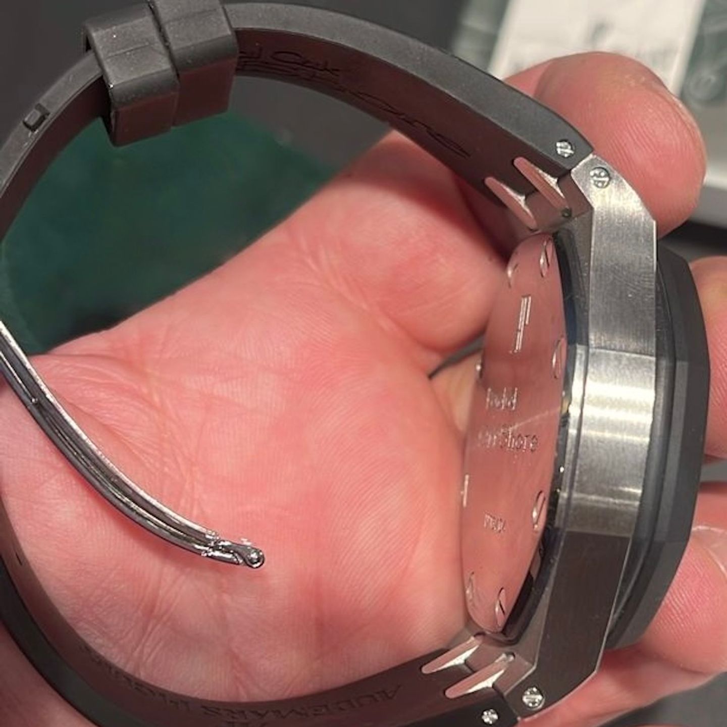 Audemars Piguet Royal Oak Offshore Chronograph 25940SK.OO.D002CA.01.A (2010) - Zwart wijzerplaat 42mm Staal (4/5)