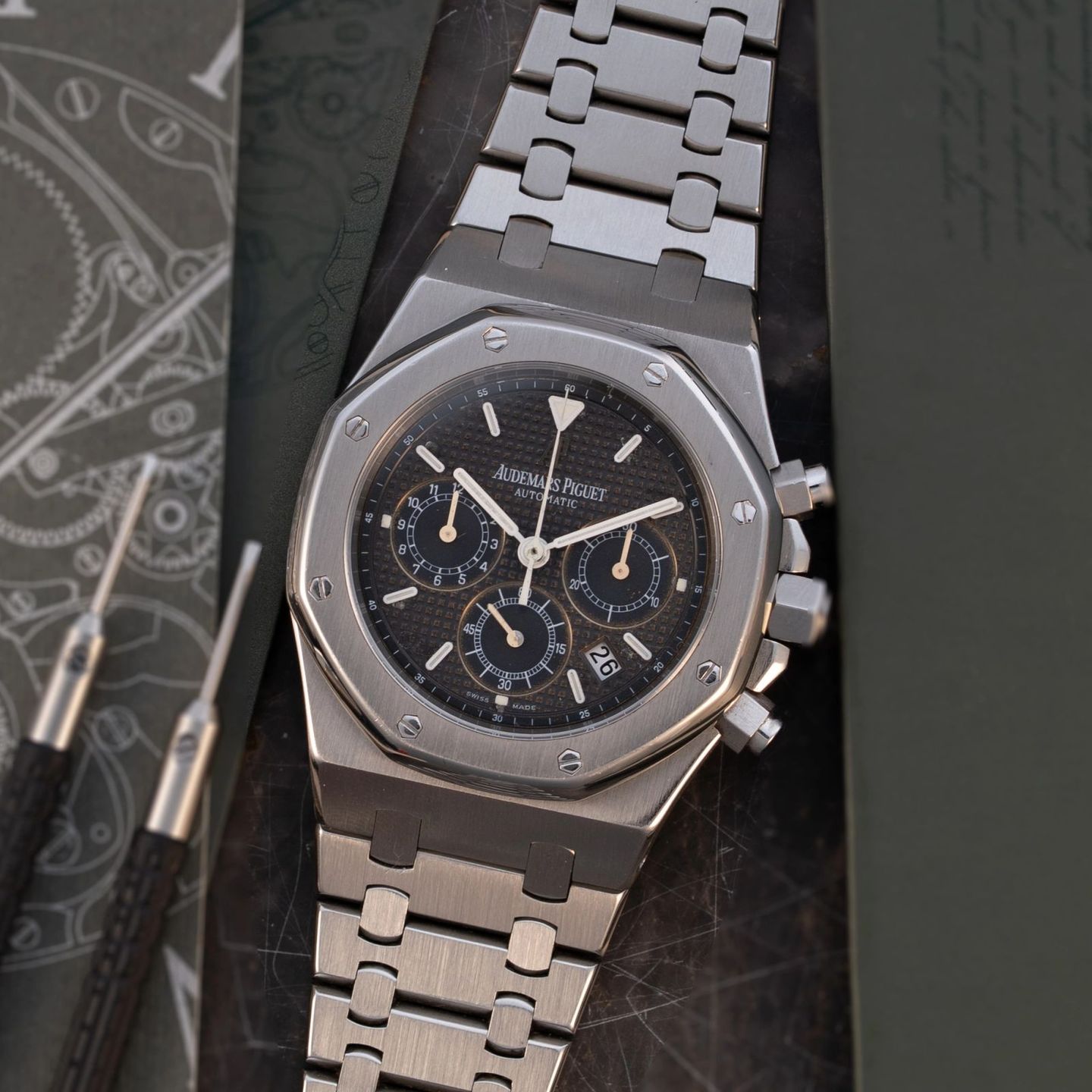 Audemars Piguet Royal Oak Chronograph 25860ST.OO.1110ST.02 (2002) - Blue dial 39 mm Steel case (1/8)