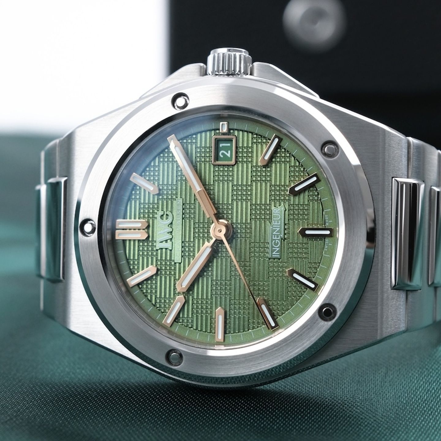 IWC Ingenieur Automatic IW328908 - (2/8)