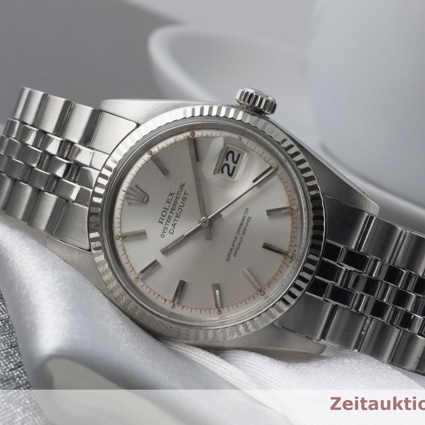 Rolex Datejust 1601 (1973) - Silver dial 36 mm White Gold case (2/8)