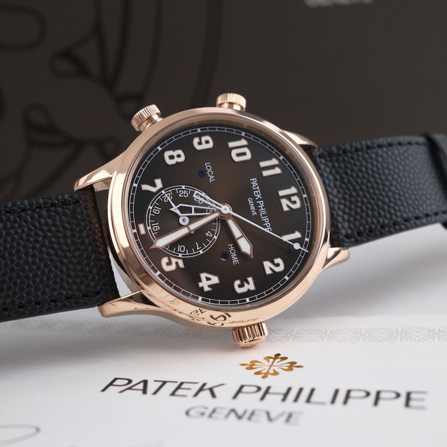 Patek Philippe Calatrava 5524R-001 - (3/8)