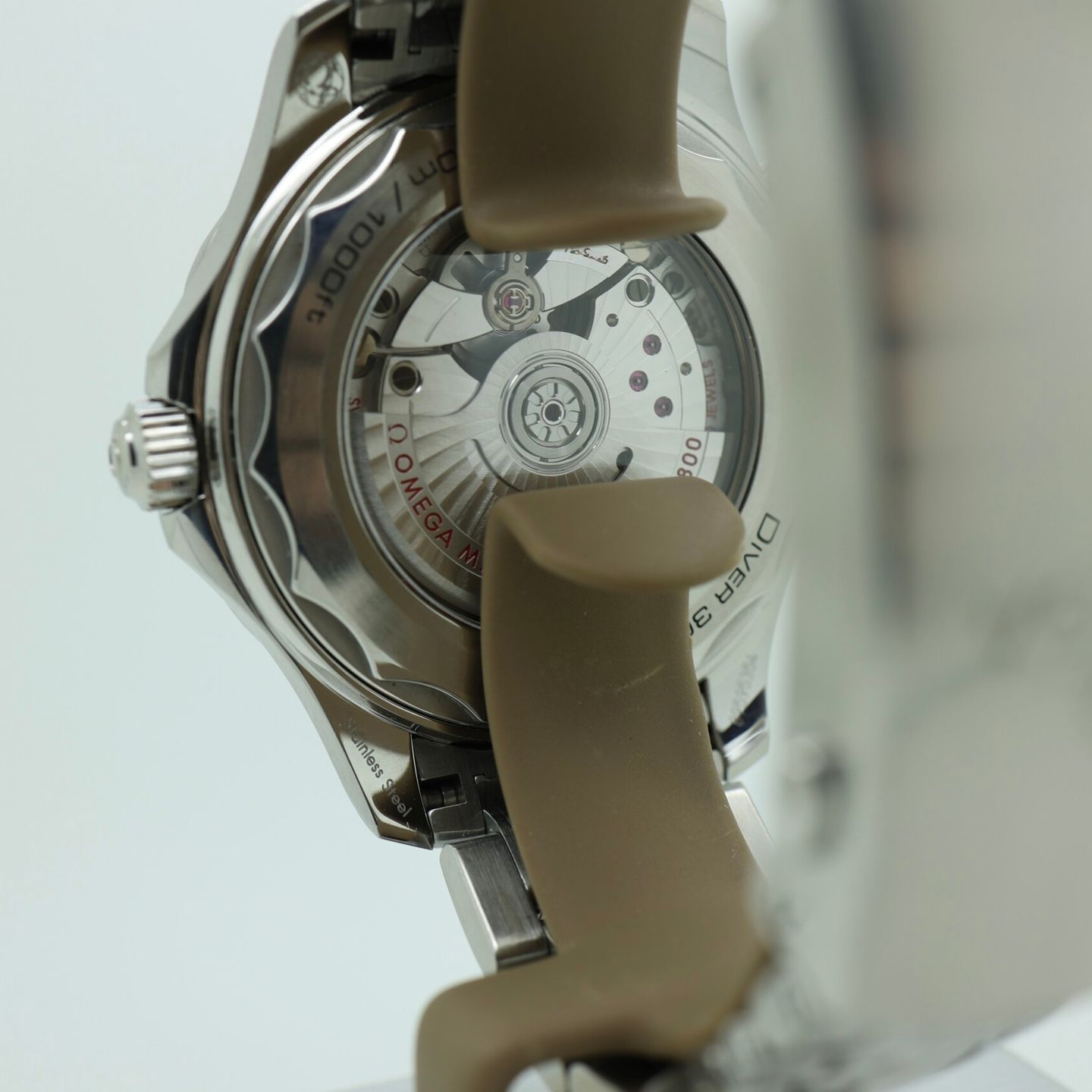 Omega Seamaster Diver 300 M 210.30.42.20.01.001 (2019) - Black dial 42 mm Steel case (6/8)