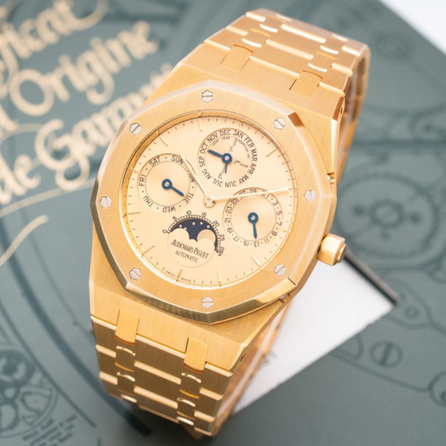 Audemars Piguet Royal Oak Perpetual Calendar 25820BA.OO.0944BA.01 - (3/8)