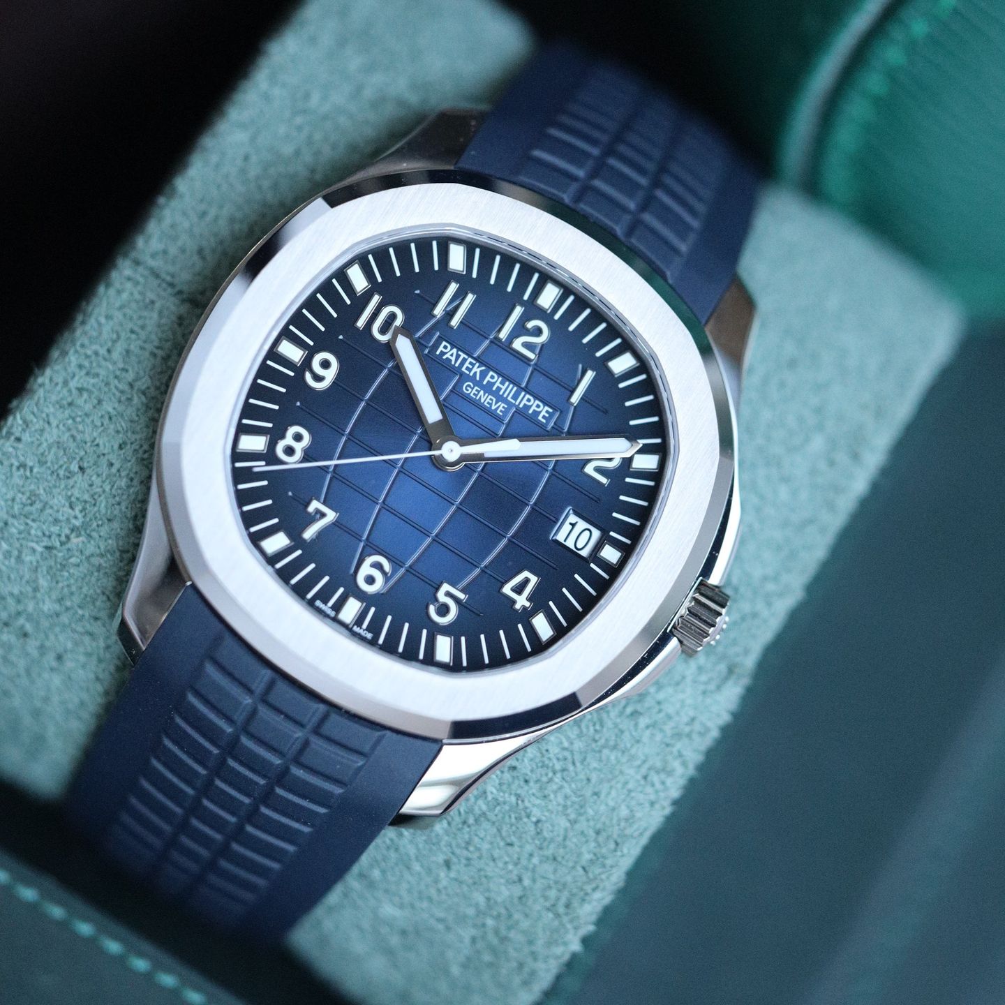 Patek Philippe Aquanaut 5168G (2025) - White Gold case (1/4)