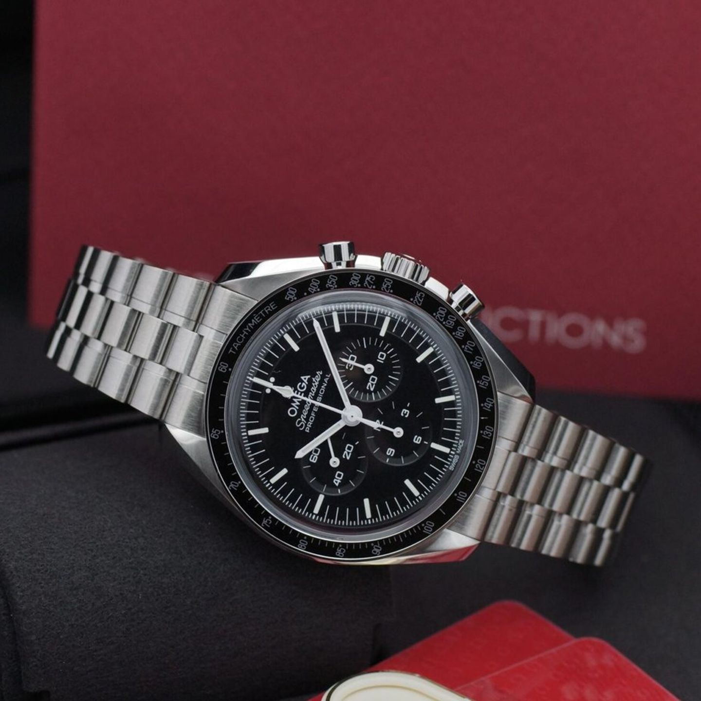 Omega Speedmaster Professional Moonwatch 310.30.42.50.01.002 (2026) - Zwart wijzerplaat 42mm Staal (1/8)
