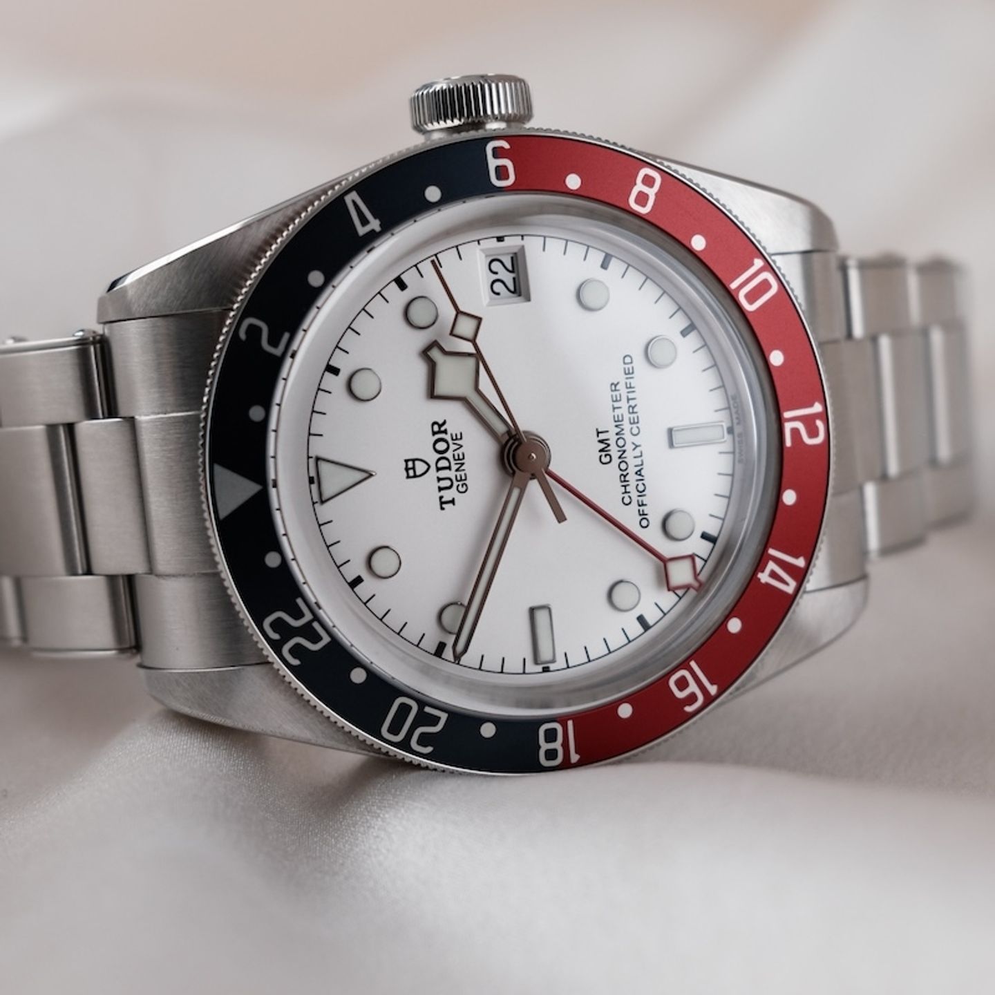 Tudor Black Bay GMT 79830RB (2024) - Black dial 41 mm Steel case (5/8)