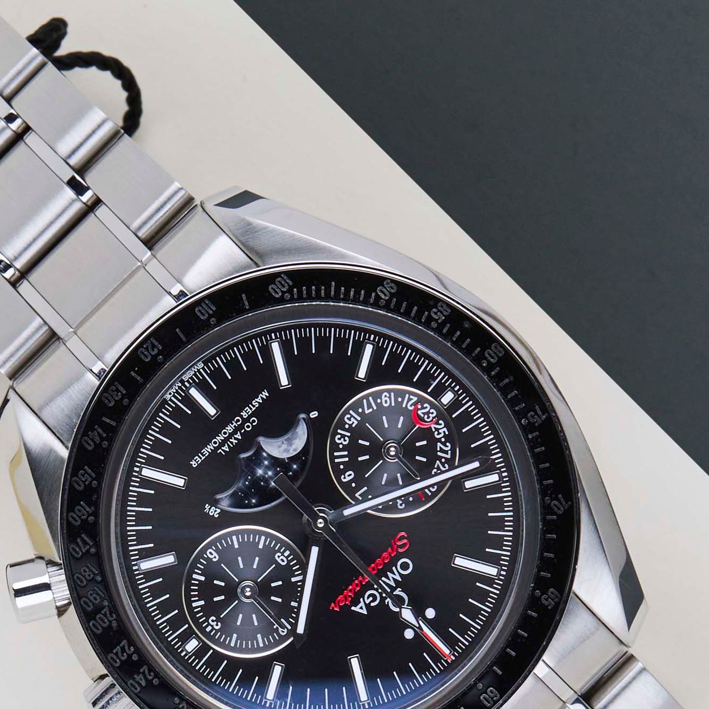 Omega Speedmaster Moonphase 304.30.44.52.01.001 - (4/8)