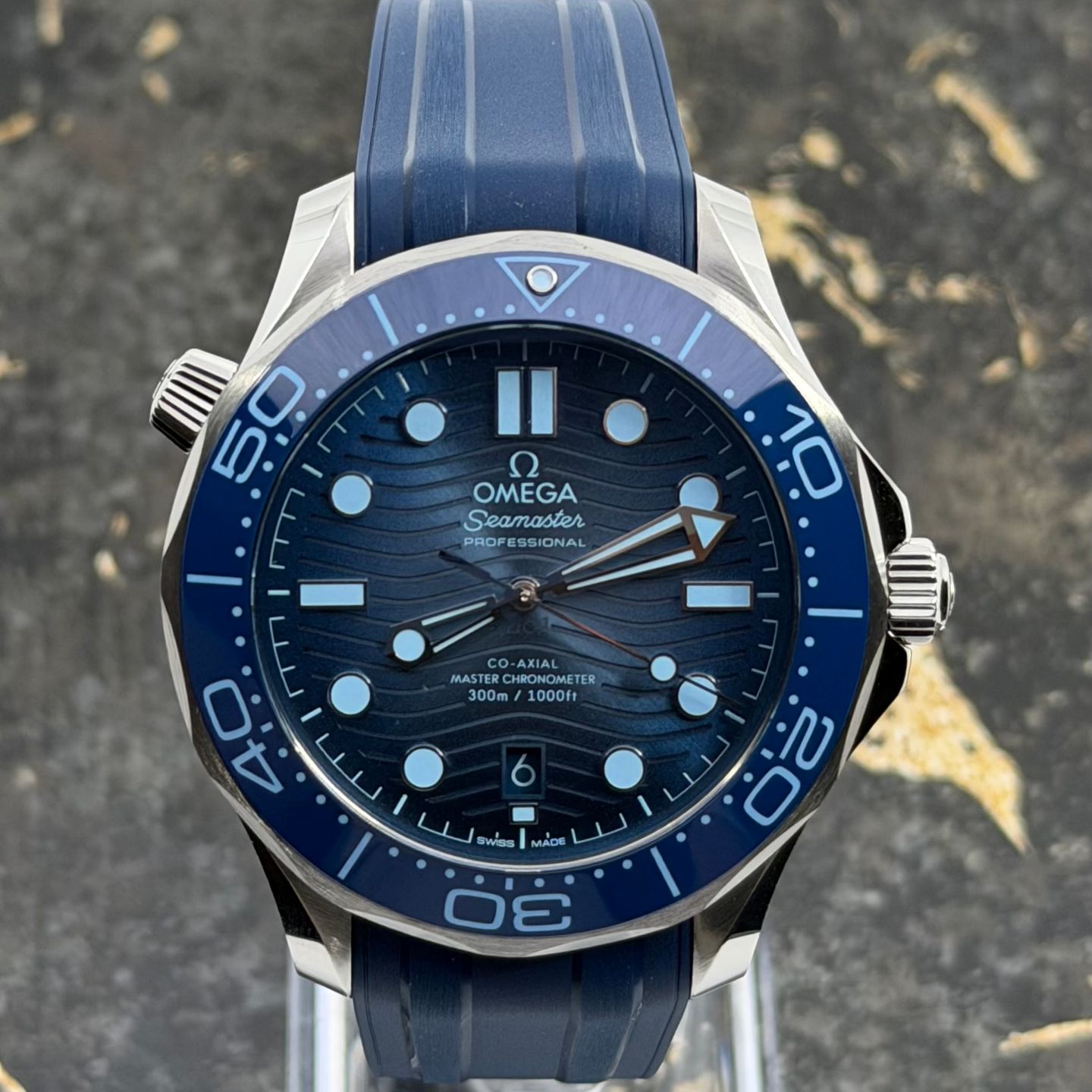 Omega Seamaster Diver 300 M 210.32.42.20.03.002 (2026) - Blue dial 42 mm Steel case (2/8)